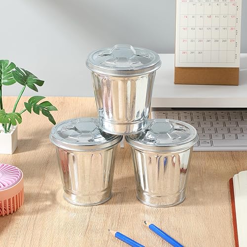 Miniatura 7 de jojofuny 9 botes de basura de hierro con tapa, papelera de metal en miniatura de escritorio para oficina en casa, cubo pequeño, portavasos, maceta,