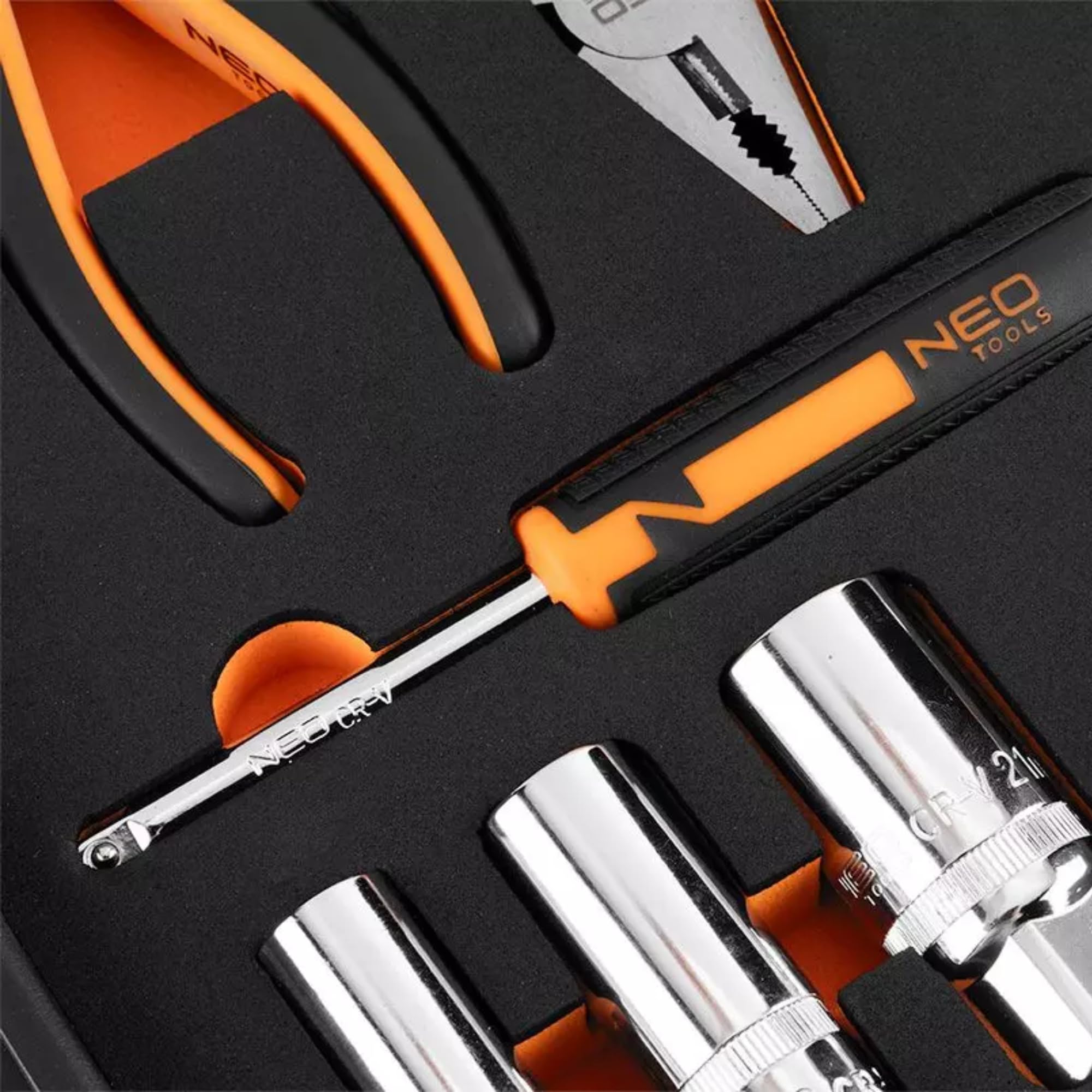 NEO TOOLS Valise à outils 95 pièces – Coffret de douilles professionnel avec cliquets 90T, jeu de clés mixtes, insert en mousse EVA, coffret de cliquets pour automobile et atelier, kit complet