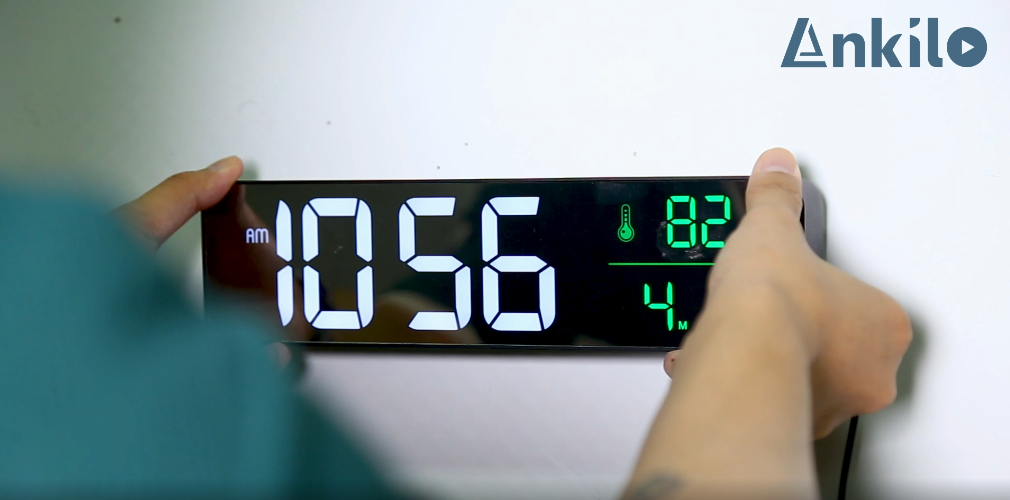 Digitale Wanduhr 10,5 Zoll – Mit Kalender, Temperatur & Wecker – Großes LCD Display, Laut & Klar