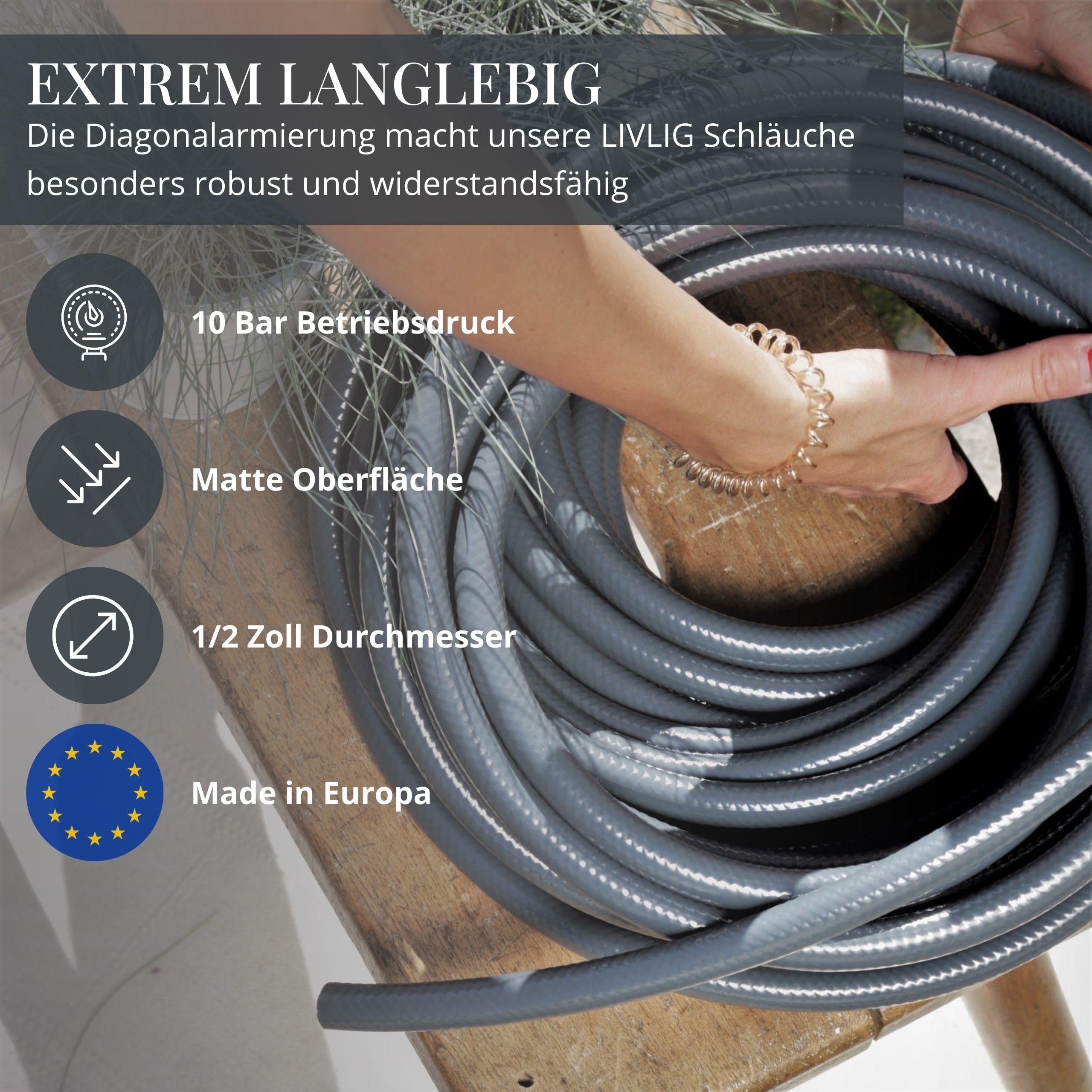 LIVLIG Gartenschlauch 1/2 Zoll 30 m Set – 1/2 Zoll Wasserschlauch inkl. Wandhalterung und Messing Sprühpistole (stufenlos regulierbar) & Kupplungen, Bewässerungs-Set 30m, Anthrazit