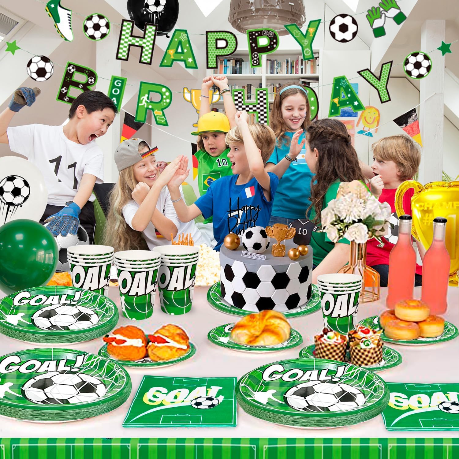 Forniture per Feste di Calcio,16 Ospiti Calcio Stoviglie per Feste di Compleanno Calcio Decorazioni Set-Tema Calcio per Piatti Tazze Striscioni etc Decorazioni Compleanno Tema Sportivo
