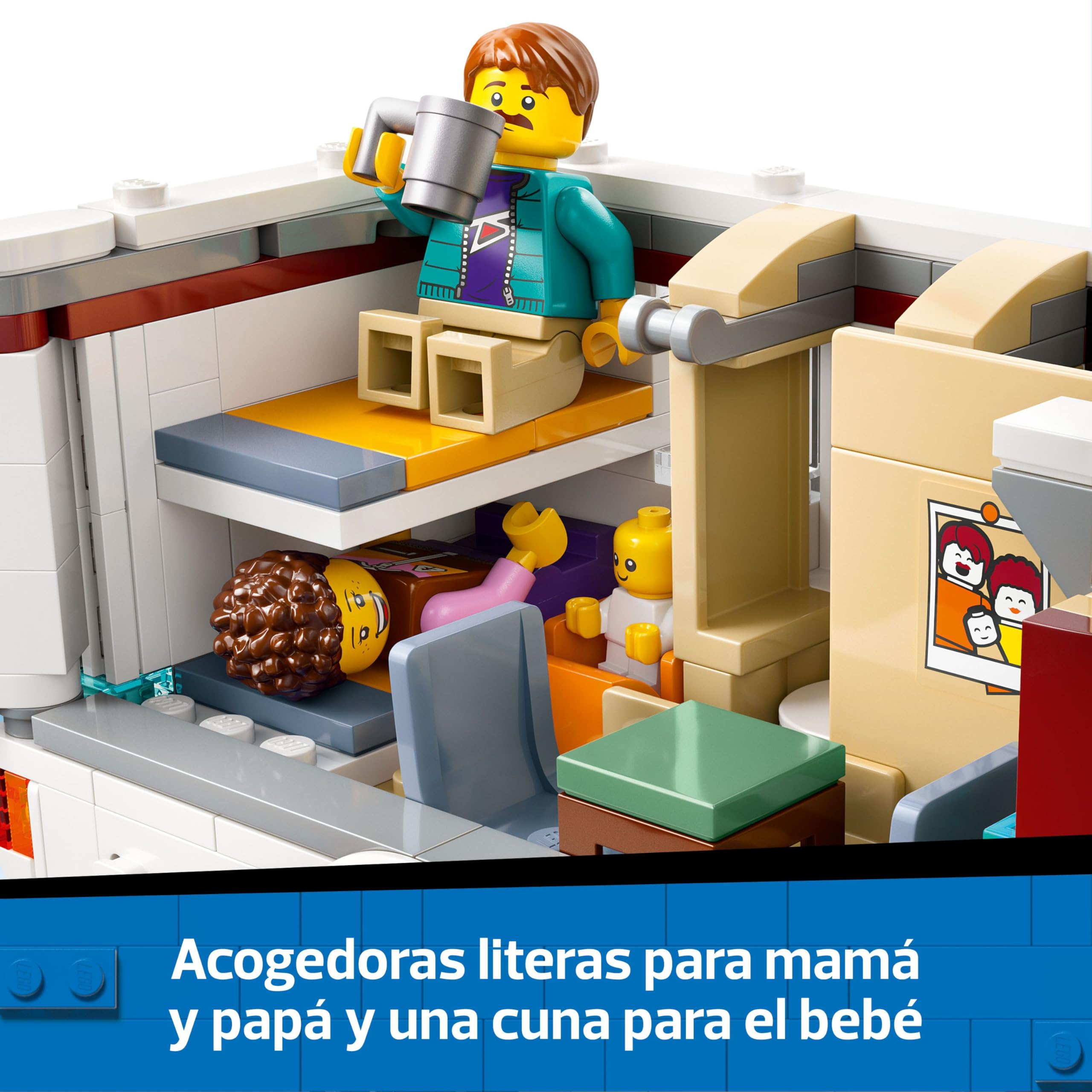 LEGO City Autocaravana Aventurera de Vacaciones, Furgoneta de Juguete y 3 Minifiguras (Mamá, Papá y Bebé), Juego de Viaje con Guitarra y Accesorios, Regalo para Niños y Niñas de 6 Añoso Más 60454