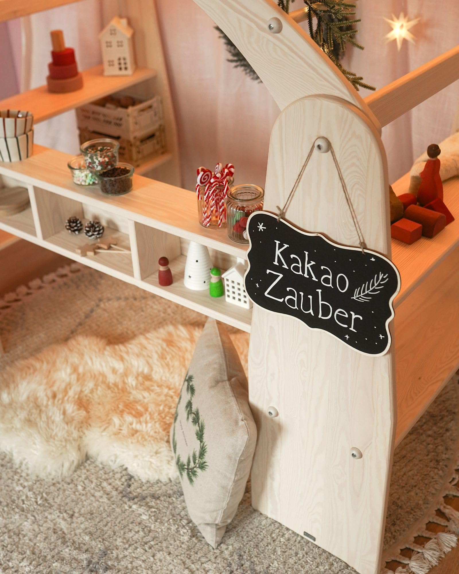 BioKinder Spielhaus Anna Spielständer Kaufmannsladen aus zertifiziertem Massivholz 159 x 88 x 129,5 cm