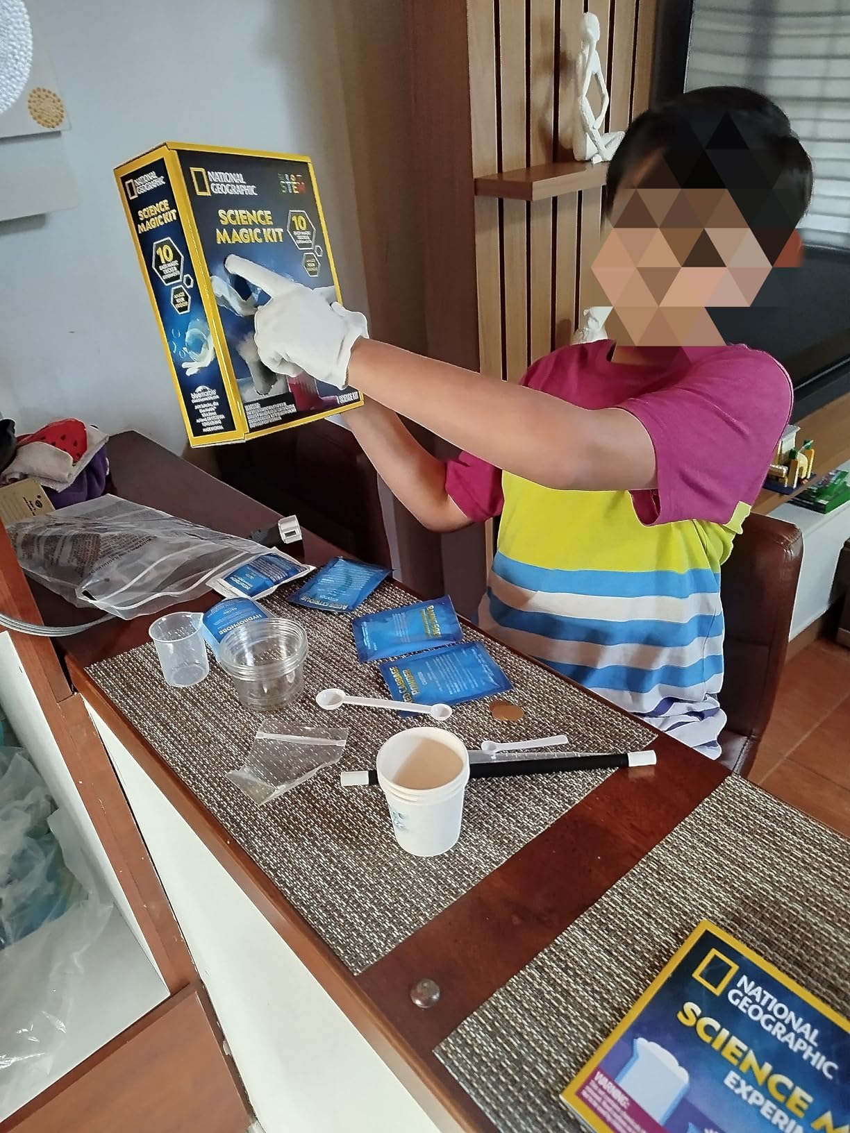 National Geographic Magic Chemistry Set showing the experiment materials including magic wand and white gloves