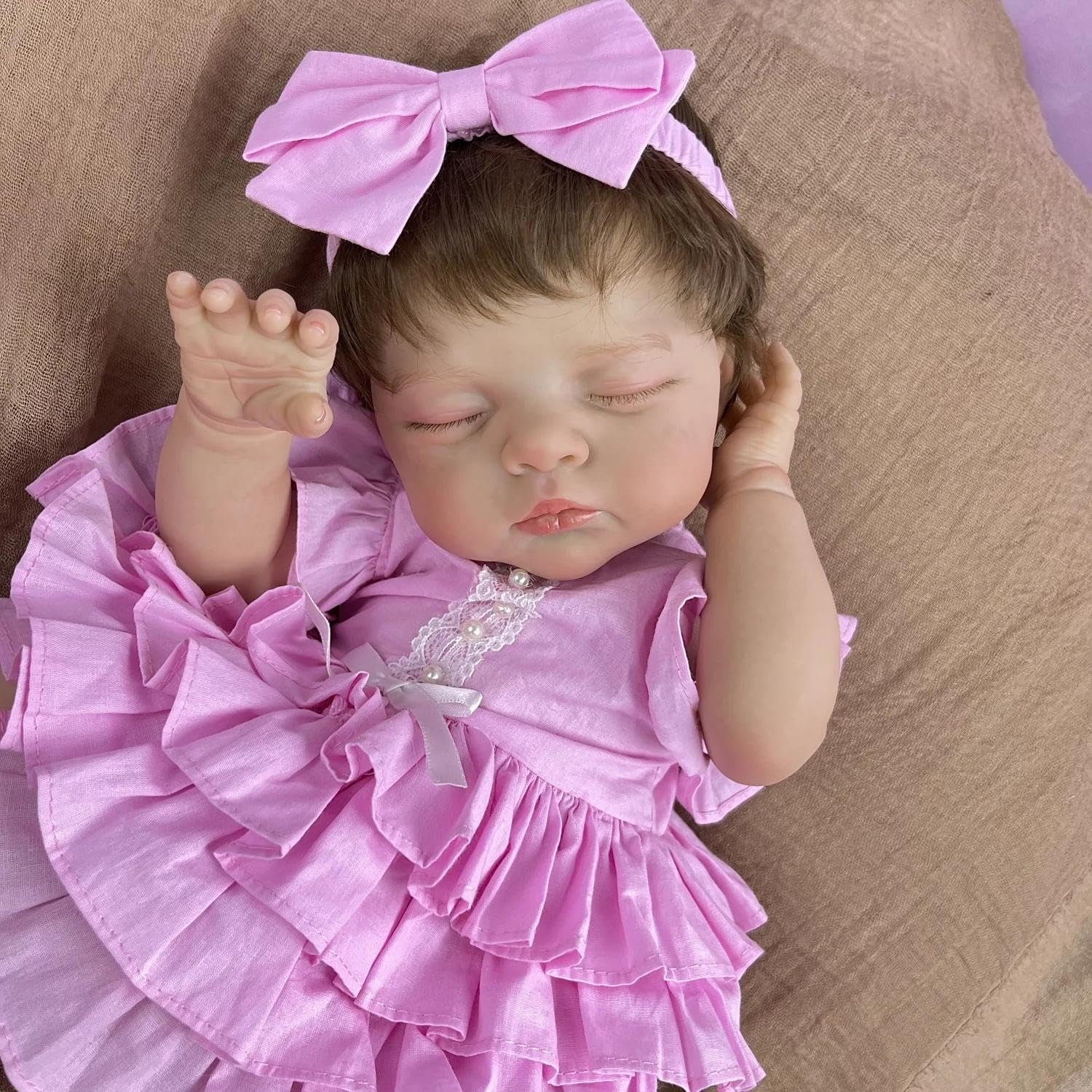 Prawdziwe życie Reborn Baby Dolls Girl 45 cm Realistyczne lalki dla niemowląt, miękka tkanina, wyglądająca prawdziwie śpiąca lalka niemowlęca, realistyczna lalka dla noworodków, zabawka dla