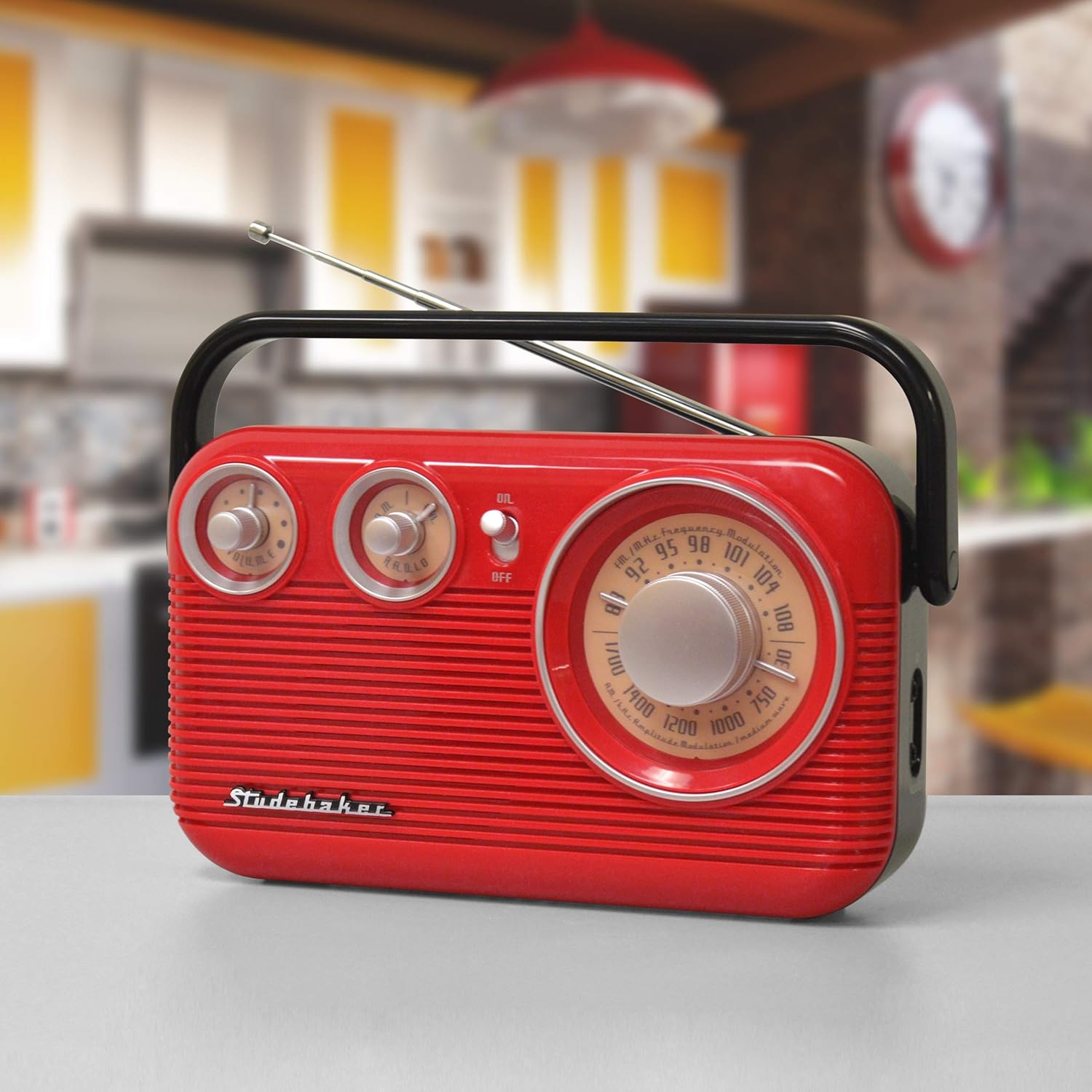 Studebaker SB2003 Retro Portable AM/FM Radio (red/Black) : Electronics
