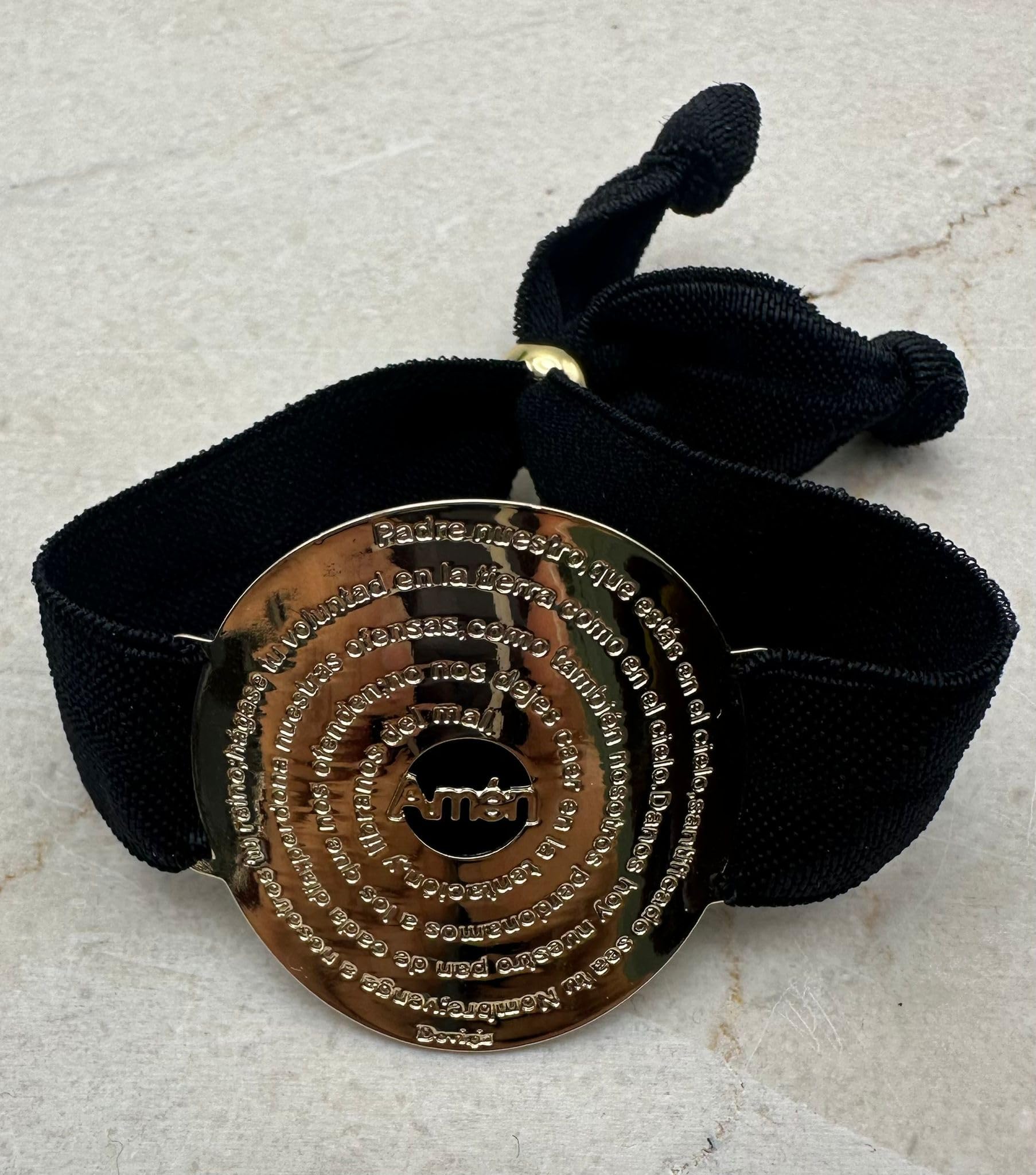 Genérico Pulsera Padre Nuestro, Medalla Dorada con Oración, Banda Elástica Negra