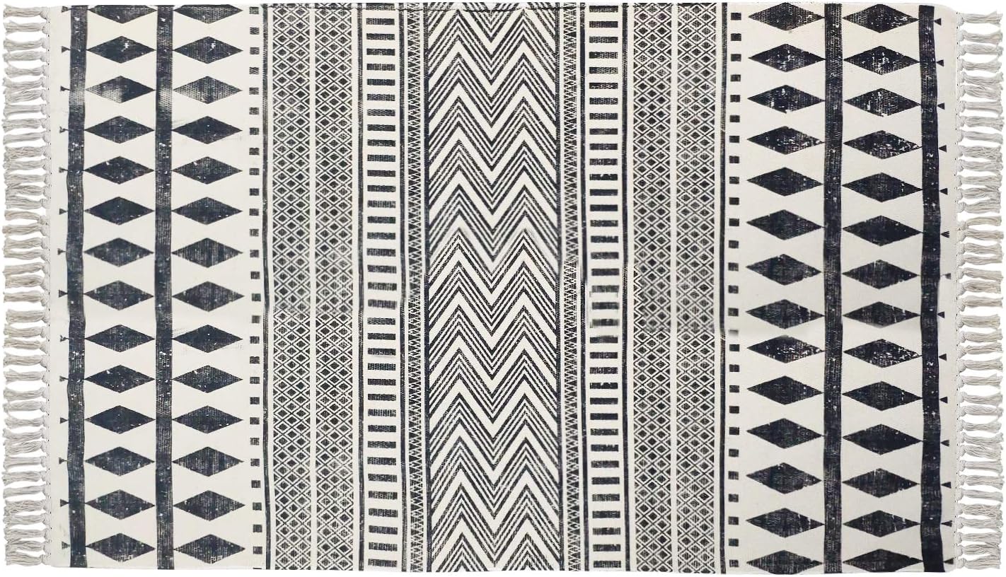 USTIDE Black & Cream Living Room Rug, Boho Runner Farmhouse Retro Shag Rag Rug Large Natural Cotton Accent Rug Washable (4ftx6ft, Black&White)