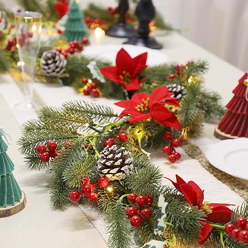Miniatura 7 de ATDAWN Guirnalda de Navidad de 9 pies con luces, funciona con pilas, guirnalda con bayas rojas, cono de pino y flor de pascua para interiores,