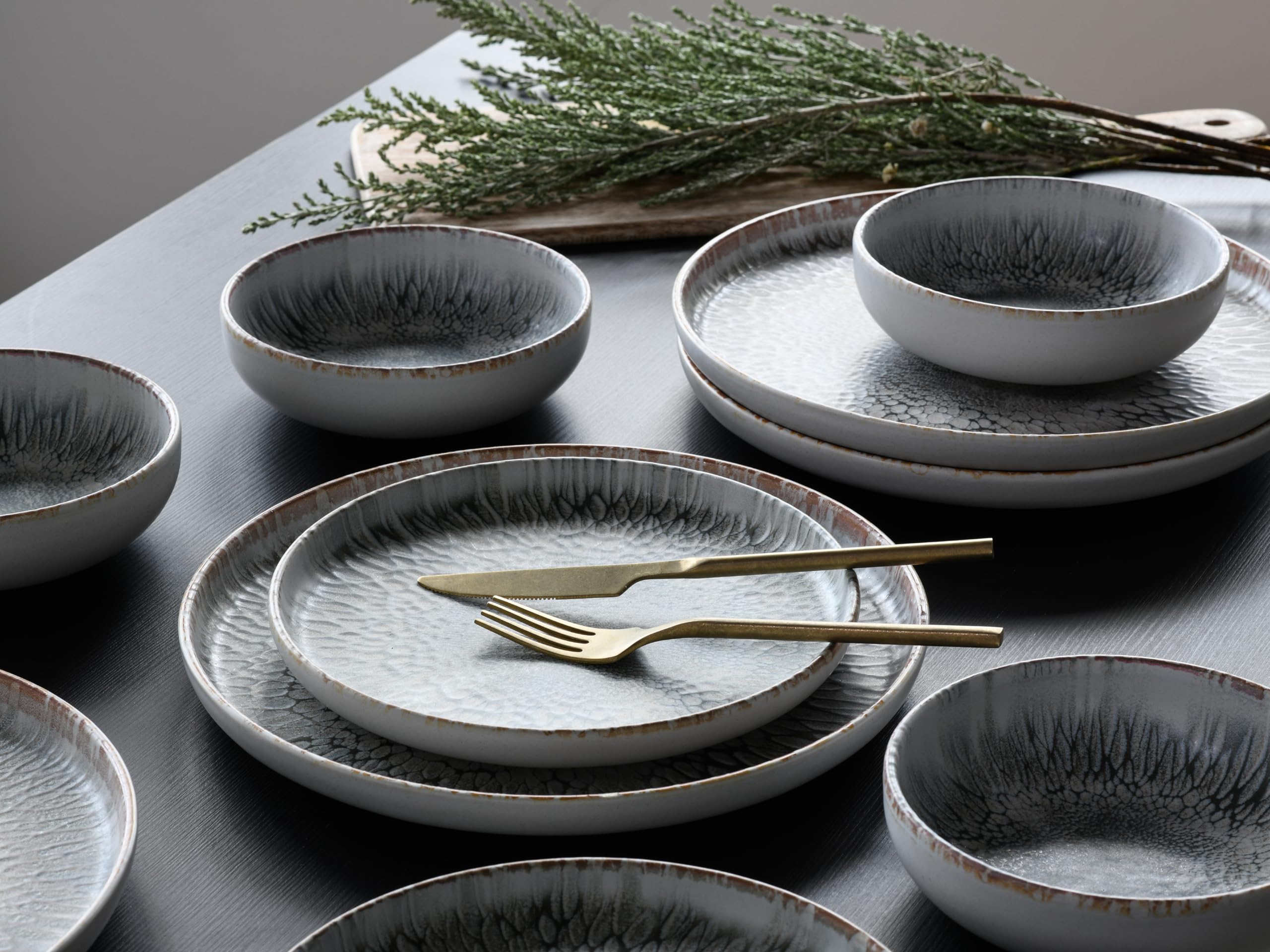 CreaTable, 21622, seria Uno Volcano, 12-częściowy zestaw naczyń, zestaw talerzy z kamionki, nadaje się do mycia w zmywarce i używania w kuchence mikrofalowej, wyprodukowano w Portugalii