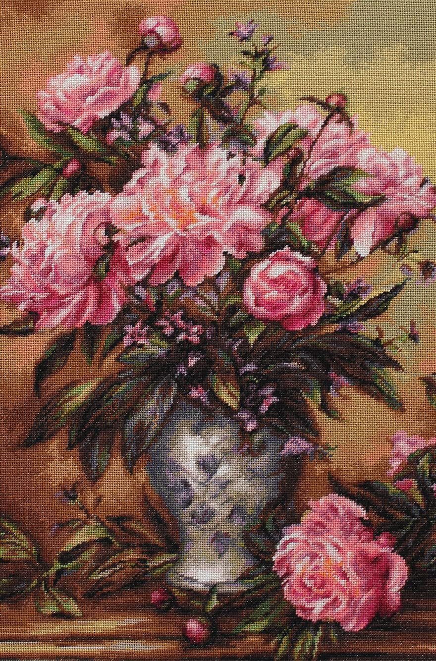 Luca-S B543 Peonies Vase - Cross Stitch Kit