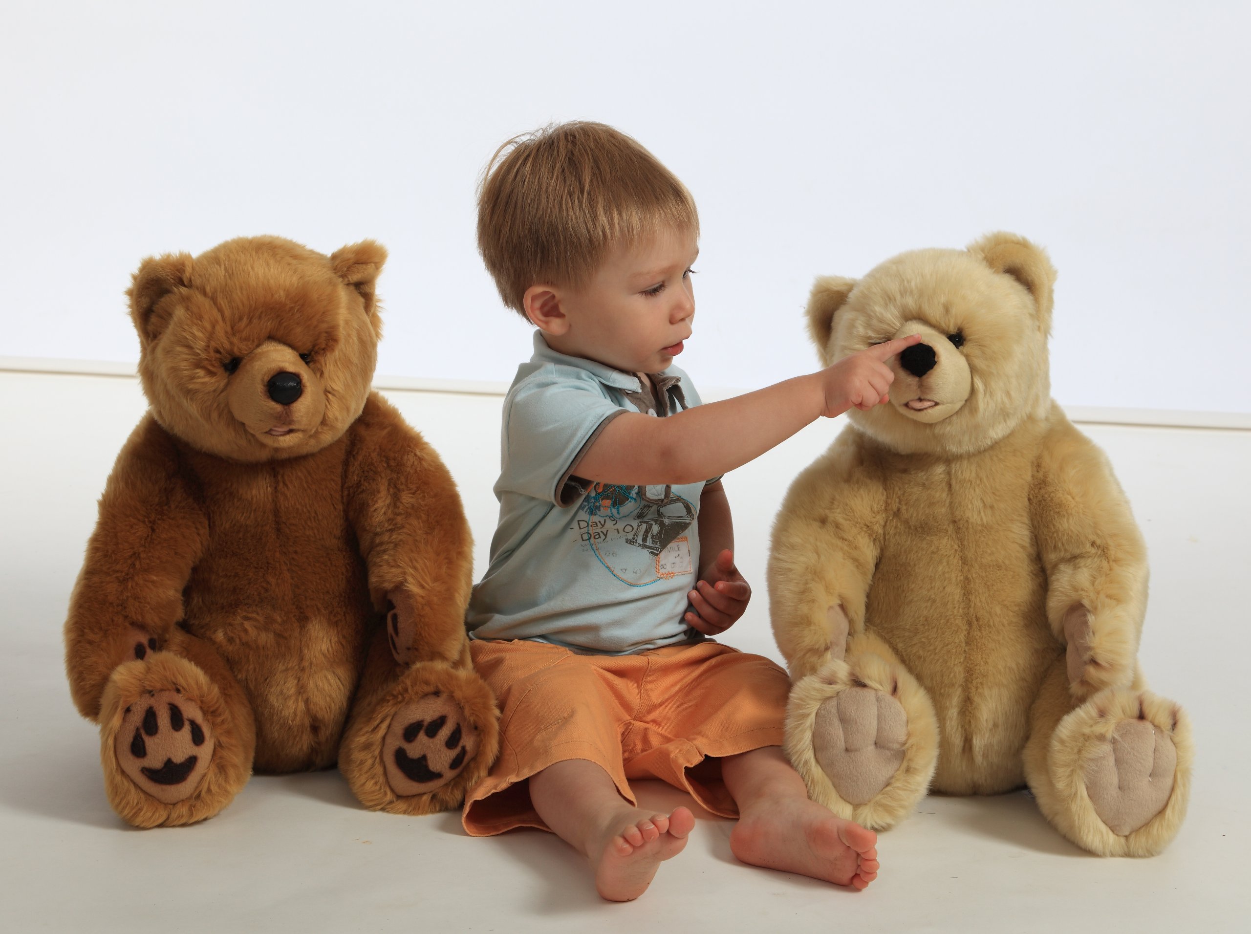 Gipsy - 070089 – Plüschtier – sitzender Grizzly Bär – 42 cm – Weiß