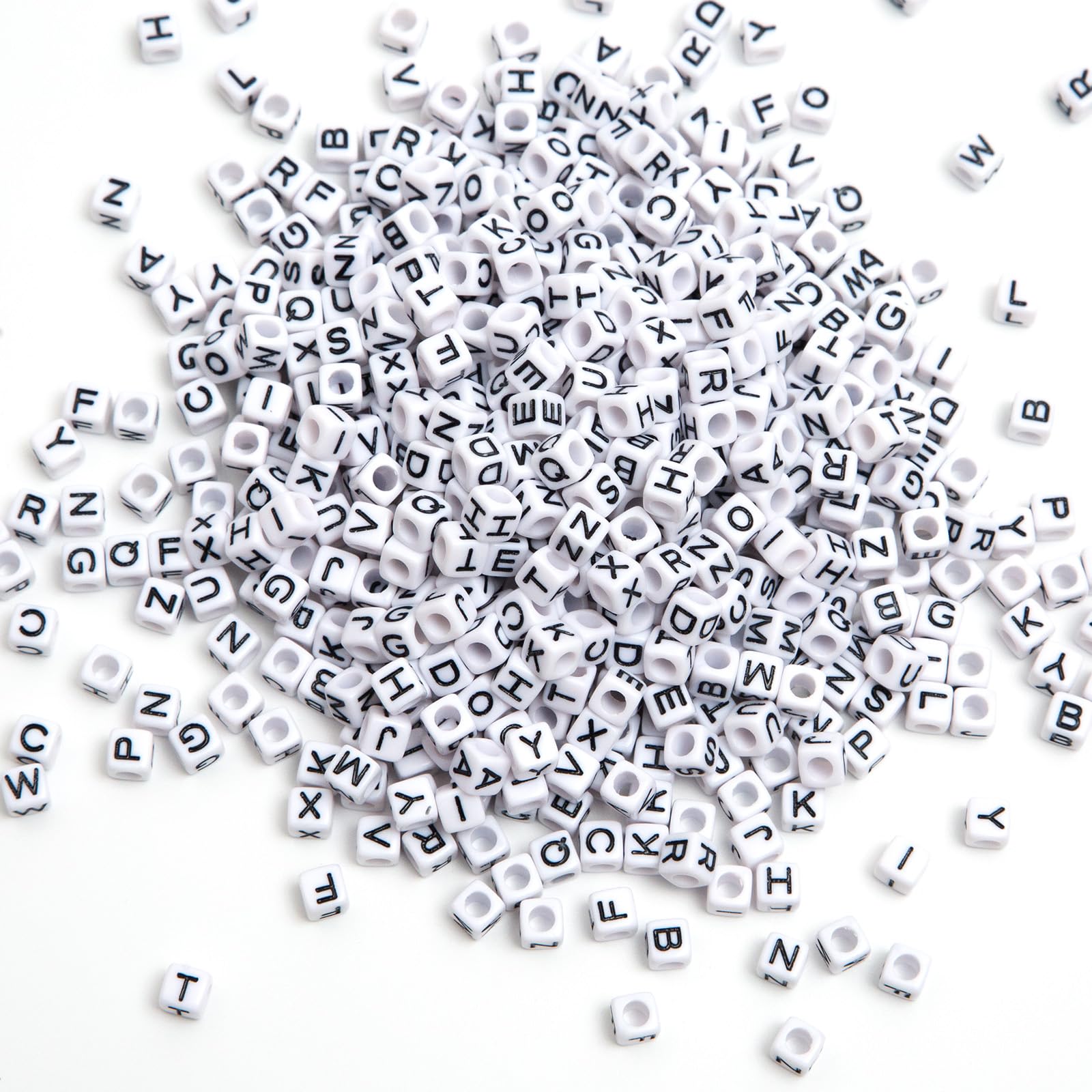 Quadratische weiße Buchstabenperlen, Acryl, 6 x 6 mm, Würfelperlen für Armbänder, Halsketten und Schmuckherstellung, Alphabet-Perlen, 1000 Stück