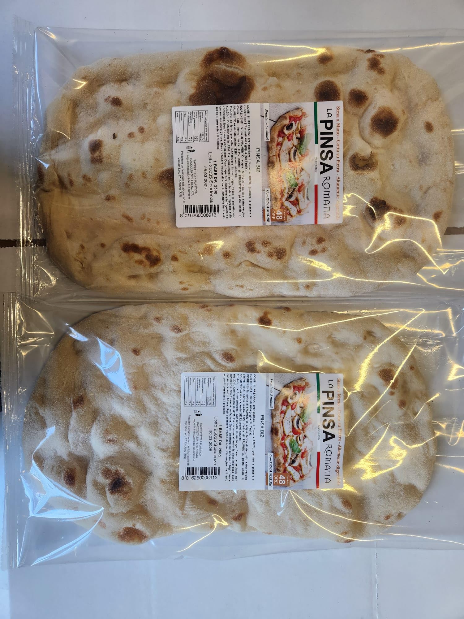 Pinsa Romana Artigianale - Pack da 12 Basi Precotte (250g cad.) | Impasto Lievitato a Mano, Croccante Fuori e Morbida Dentro | Alta Digeribilità, Naturale, Pronta in 5 Minuti - Pinsa.biz