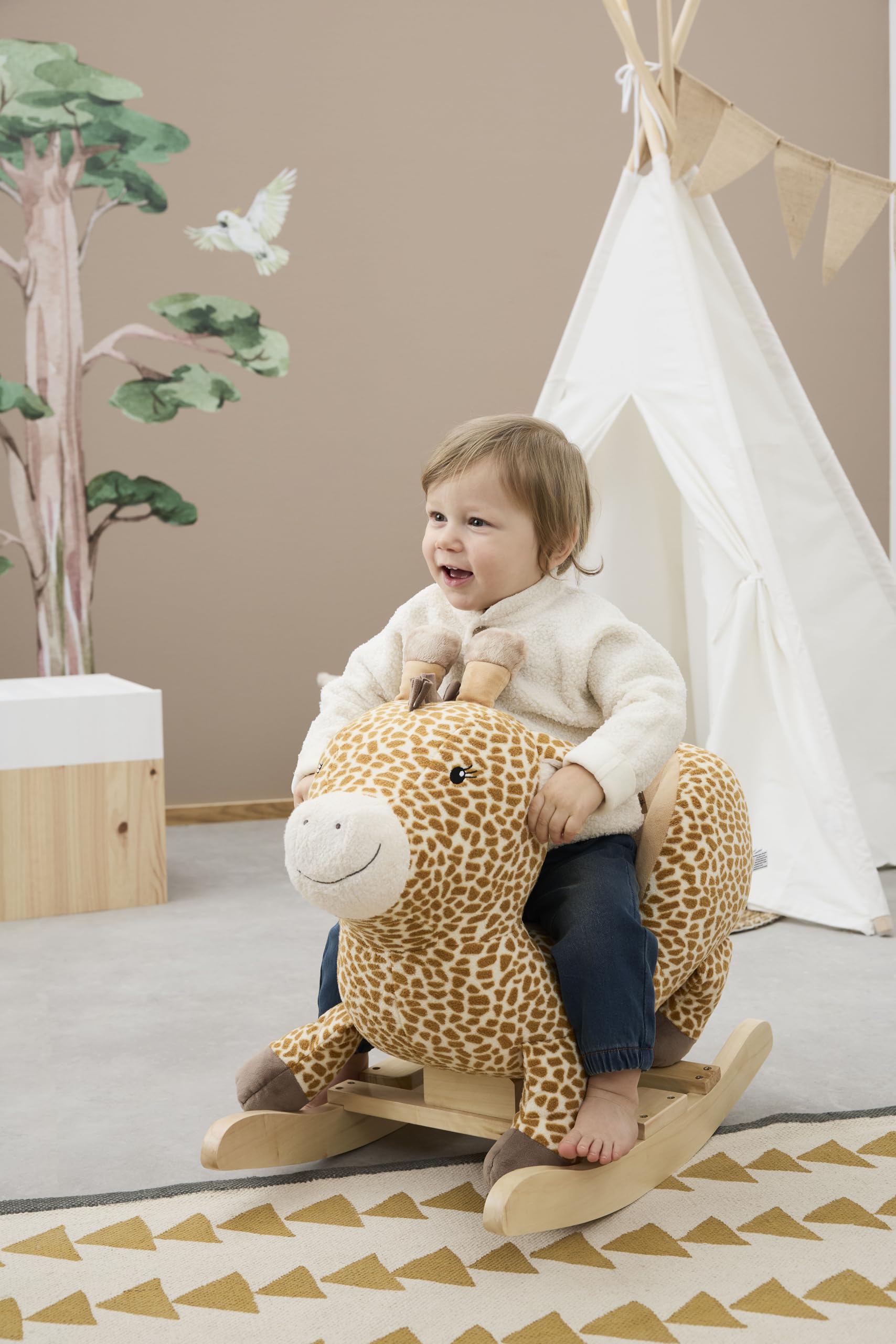 Sterntaler Schaukeltier Giraffe Kaya - Schaukelpferd aus Flausch & Holz - mit weicher Sitzfläche - Spielzeug Wippe für Kleinkind - Indoor - Geschenk Idee - Unisex, Goldbraun