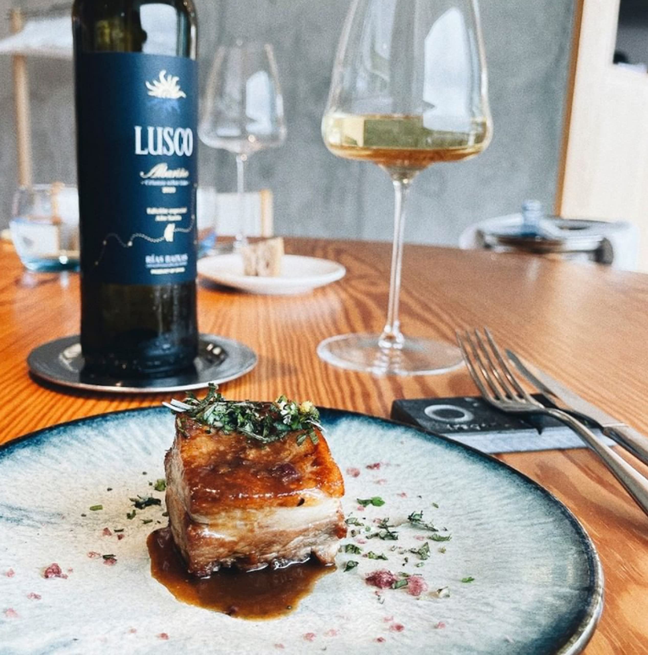 Lusco Albariño - Vino Blanco D.O. Rías Baixas - 3 botellas de 750 ml - Total: 2250 ml