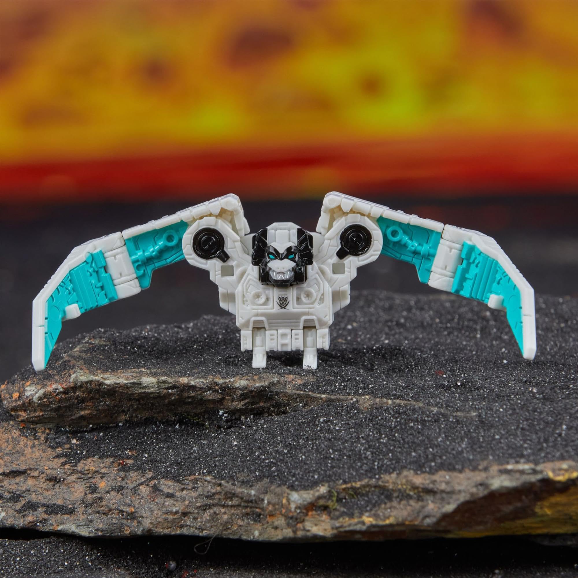 Transformers Legacy United Star Raider Thundertron Actionfiguren-Set, 17,8 cm Roboter mit Zubehör, ab 8 Jahren