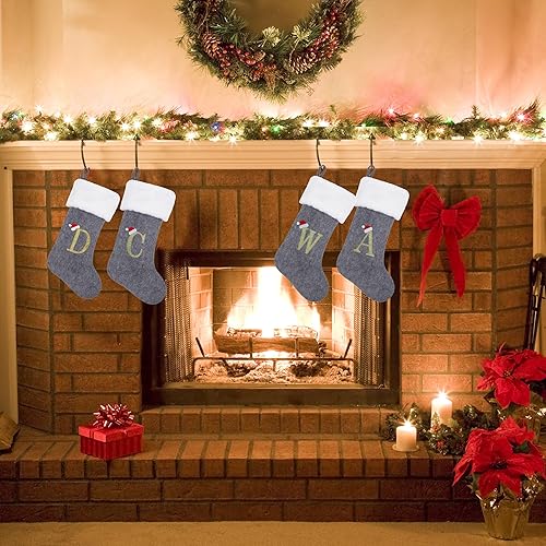 Miniatura 5 de Medias de Navidad con iniciales de terciopelo gris de 20 pulgadas con monograma de felpa blanca súper suave, bordadas con letras doradas para