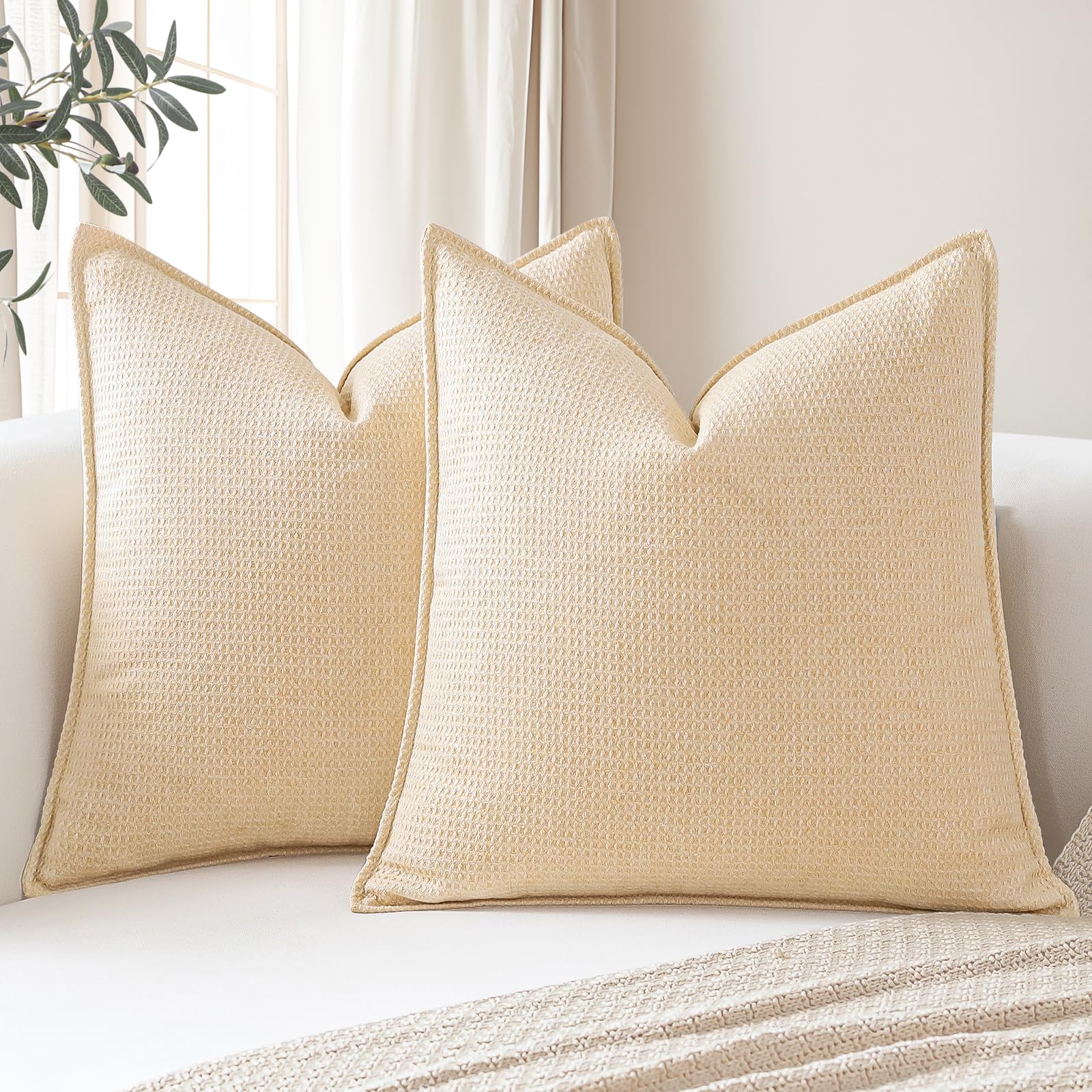 Sungeek Decorative Cushion Covers 60x60cm Set of 2 Soft Plaid Cushion Cases with Stitched Edge Boho Farmhouse Home Decor Throw Pillow Covers for Sofa Couch Patio Bedroom Living Room Beige