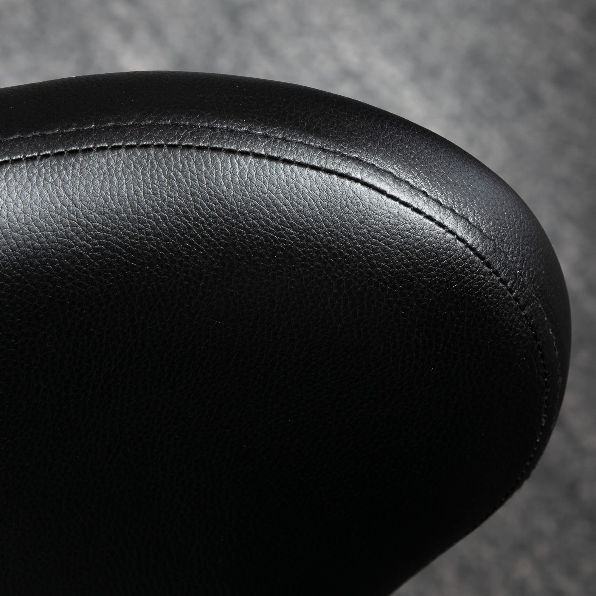 HOMCOM con Ruedas de Masaje – Taburete de Trabajo Giratorio 360° – Asiento Ajustable 49-64H cm, Respaldo ergonómico – Metal Cromado Revestimiento sintético Negro