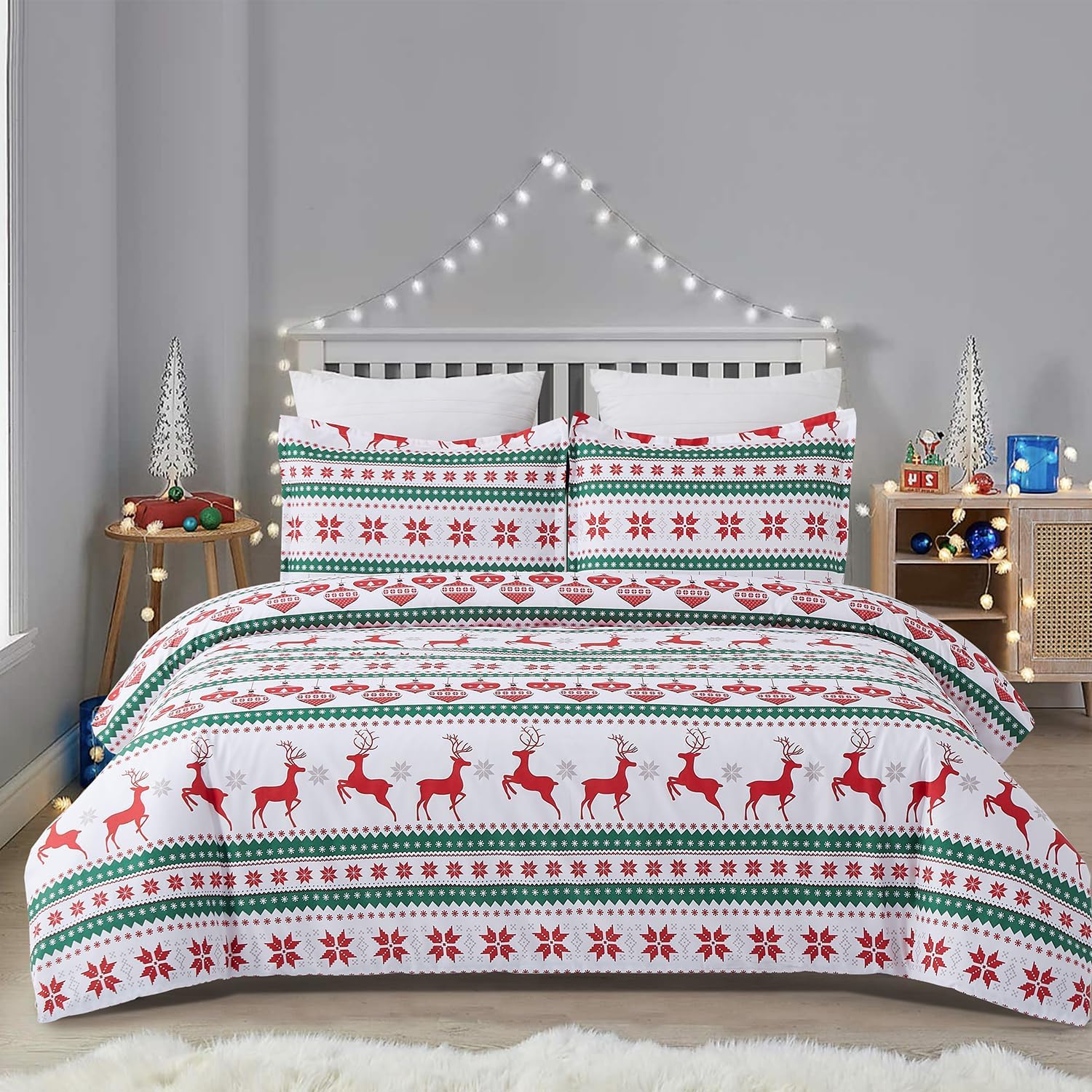Vaulia Lightweight Microfiber Duvet Cover Set, Snowflake Pattern Design for Christmas New Year Holidays, Red Color - Queen Size