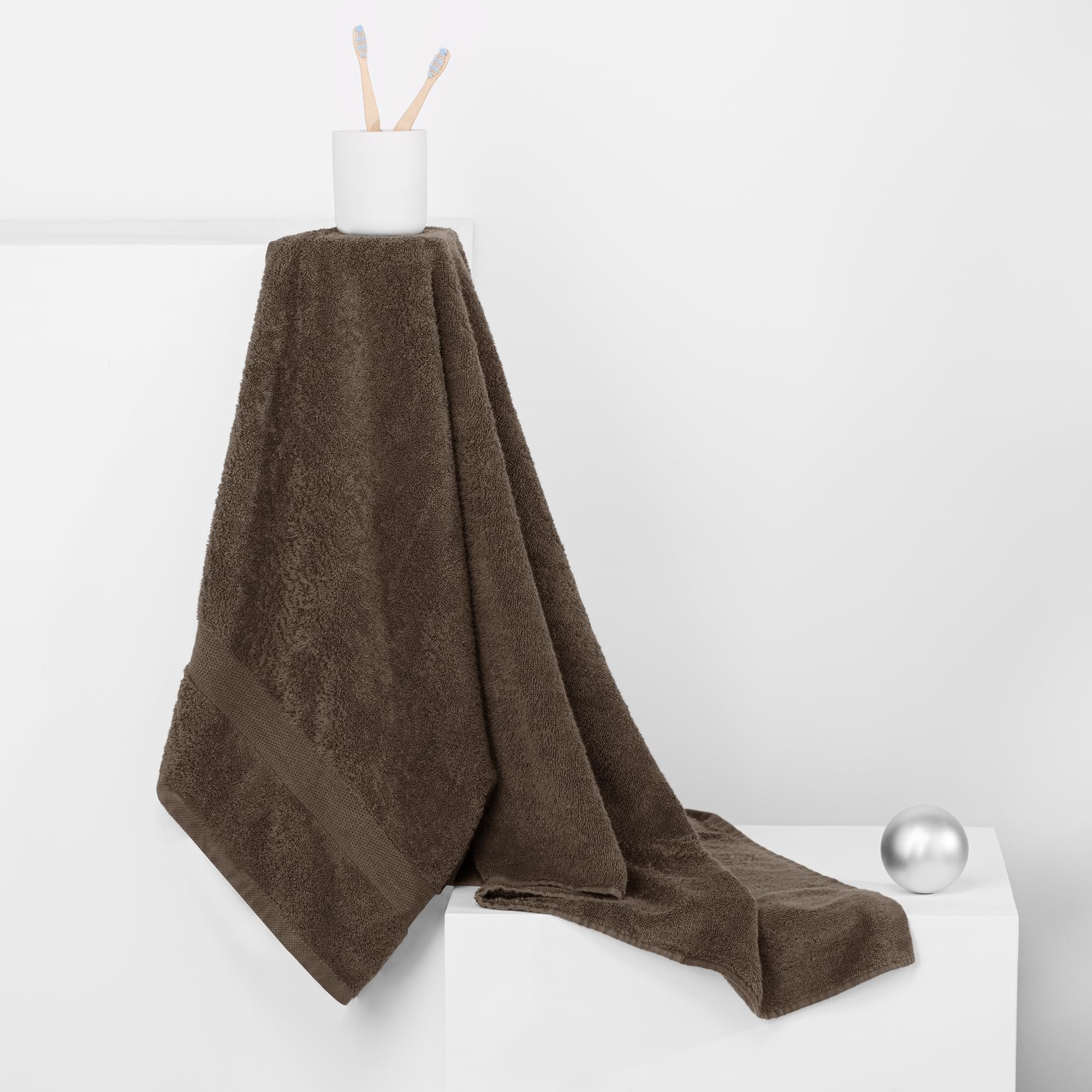 DecoKing Set di 10 asciugamani in cotone di qualità 525 g/m², 4 asciugamani per ospiti 30 x 50 cm, 4 asciugamani da 50 x 100 cm e 2 teli da bagno 70 x 140 cm, marrone noce, assorbenti