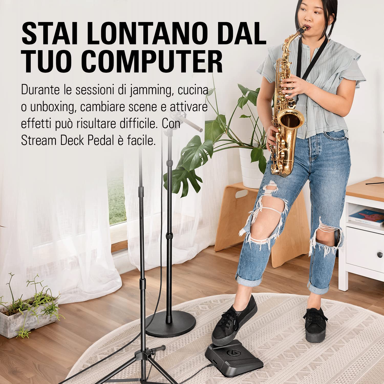 Elgato Stream Deck Pedal: controller da studio a mani libere, 3 tasti macro a pedale, attiva azioni nelle app e in software quali OBS, Twitch, YouTube e altro, adatto per Mac e PC