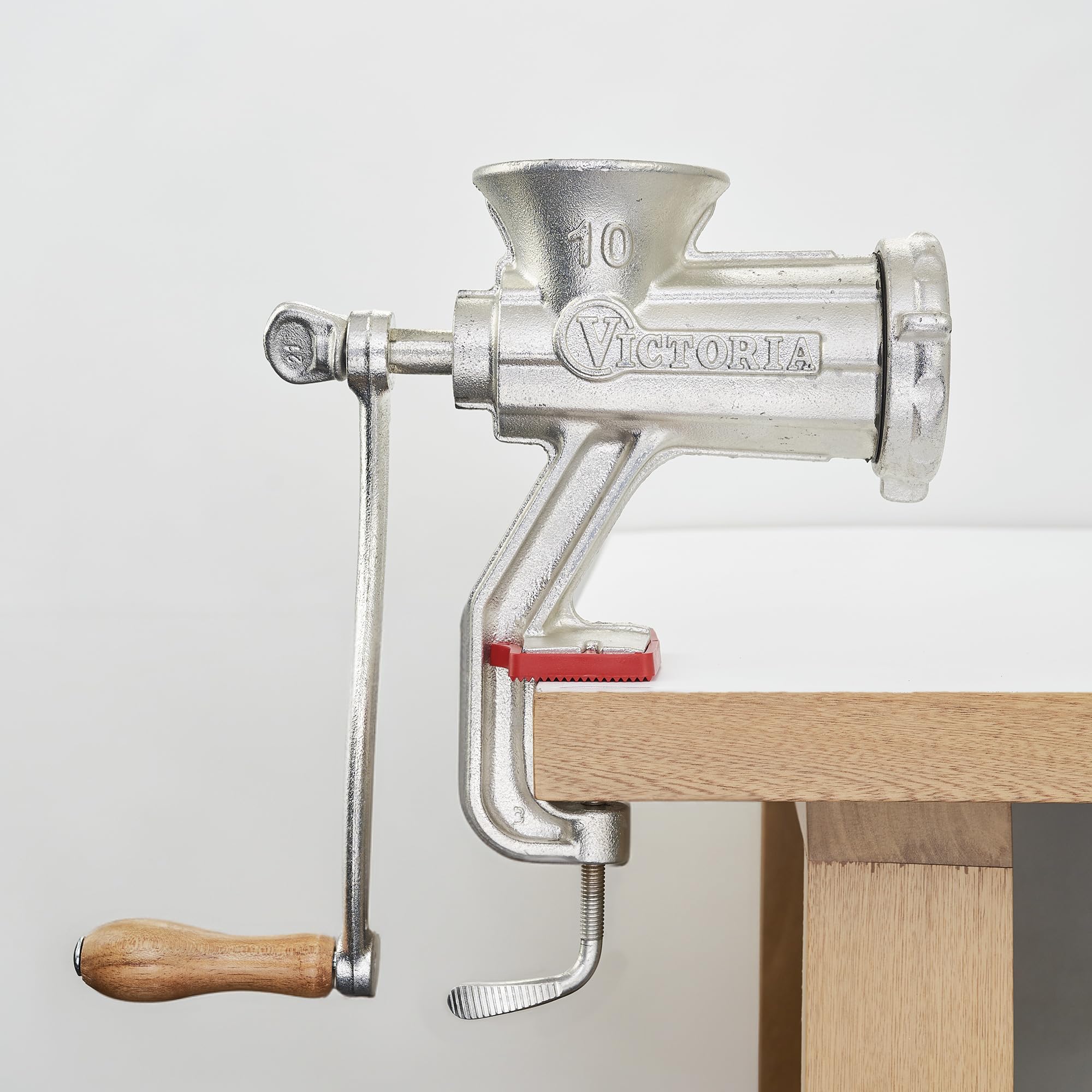 Victoria Picadora Trituradora de Carne Manual, Embutidora Salchichas, Chorizo, Máquina para Picar Carne para Embutidos, Hierro Fundido, Número 10, Meat Grinder con Abrazadera para Mesa