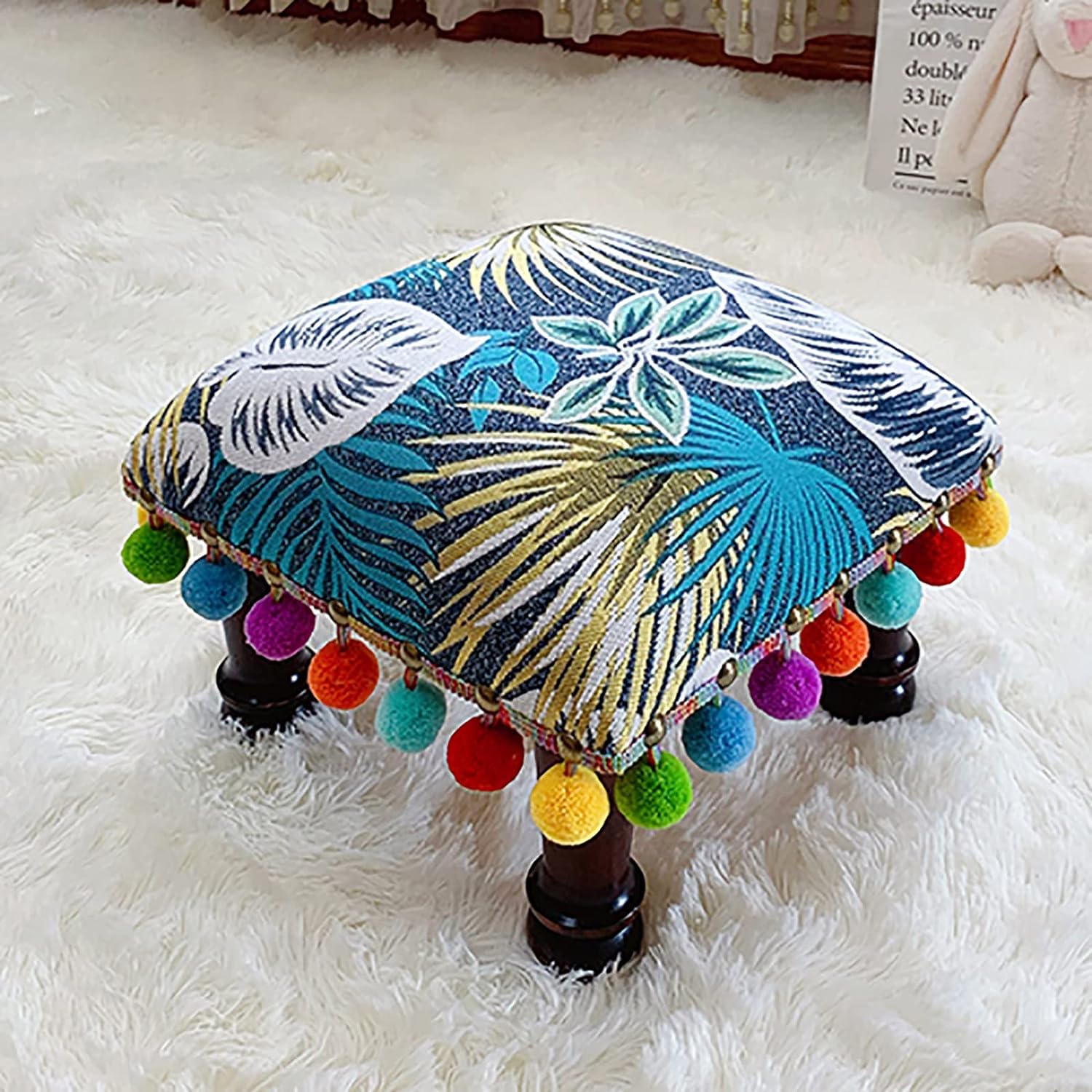 Petit tabouret en tissu de lin idéal pour l'entrée et le salon