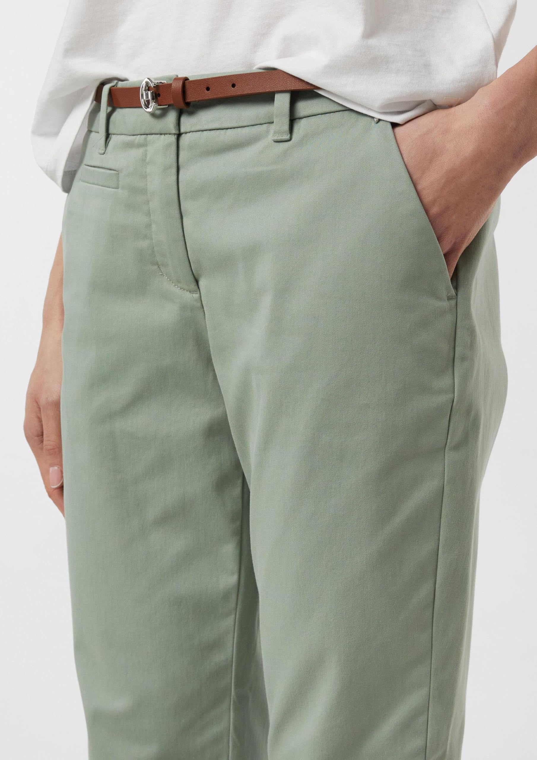 Comma Chino mit integriertem Gürtel