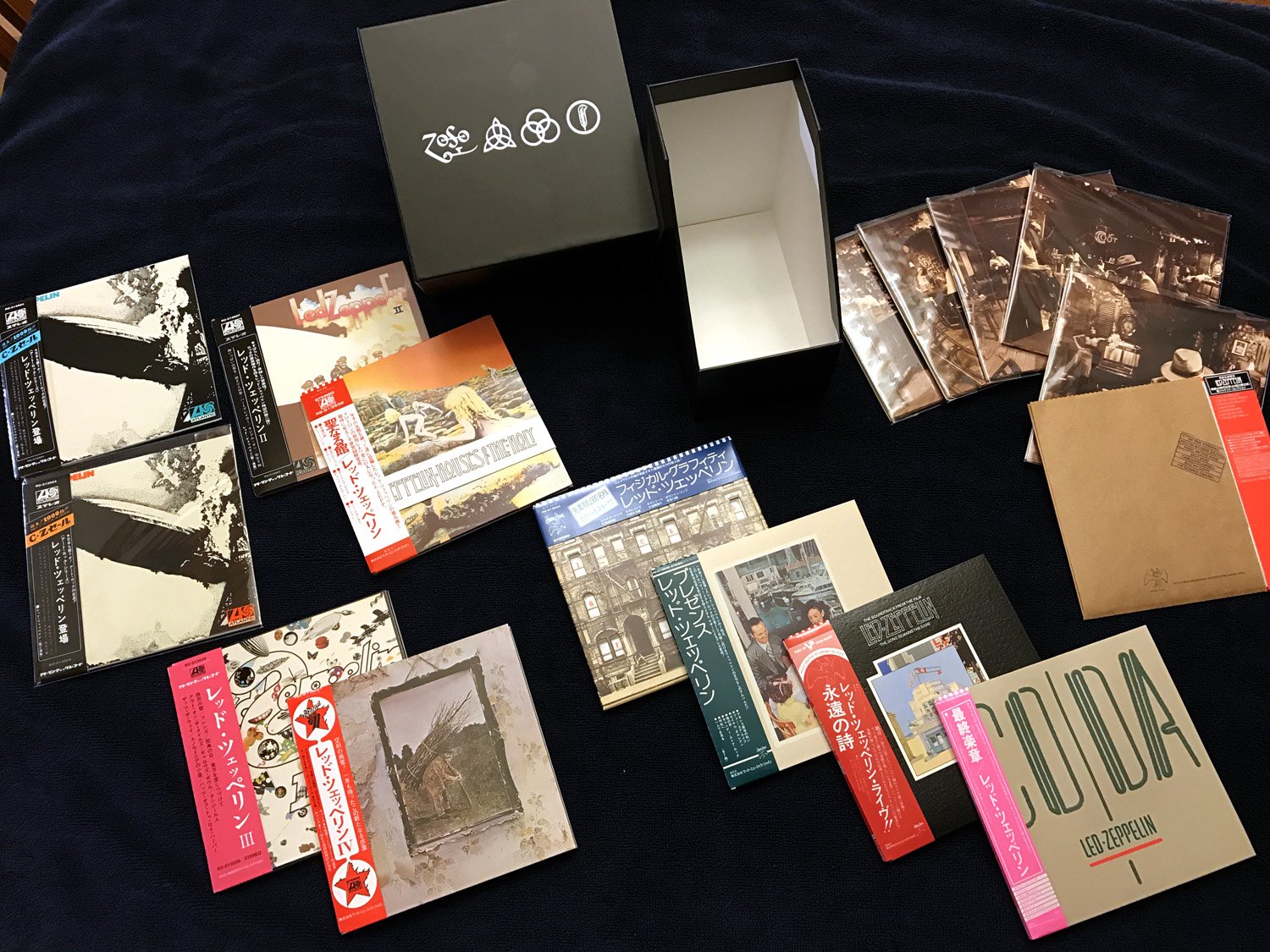 Definitive Collection (Mini Replica)
