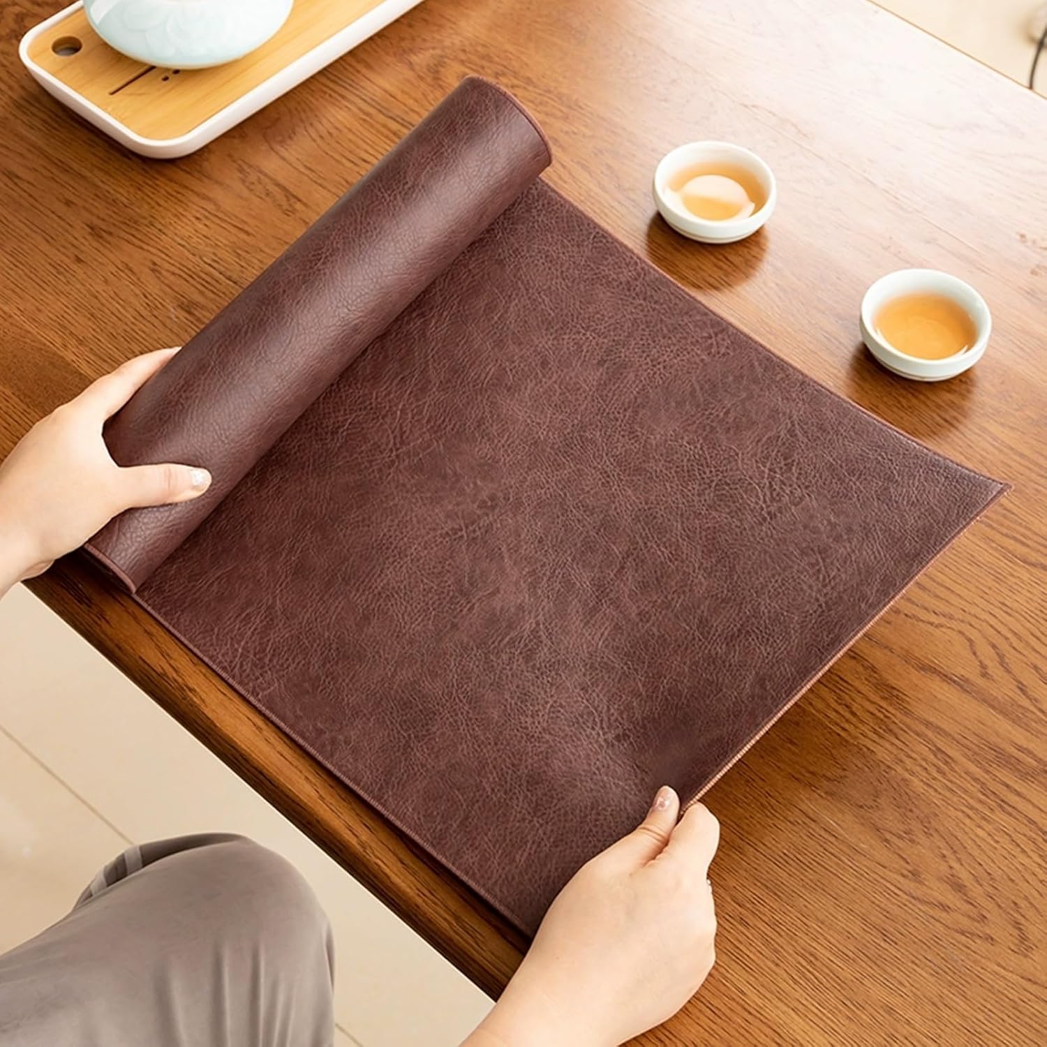 Modern Room Leather Computer Table Runner, Home Dining Table Runners, Farmhouse Table Runners for Festivals, for All Seasons, for Parties, Celebrations, Gatherings Tabletop Decor.