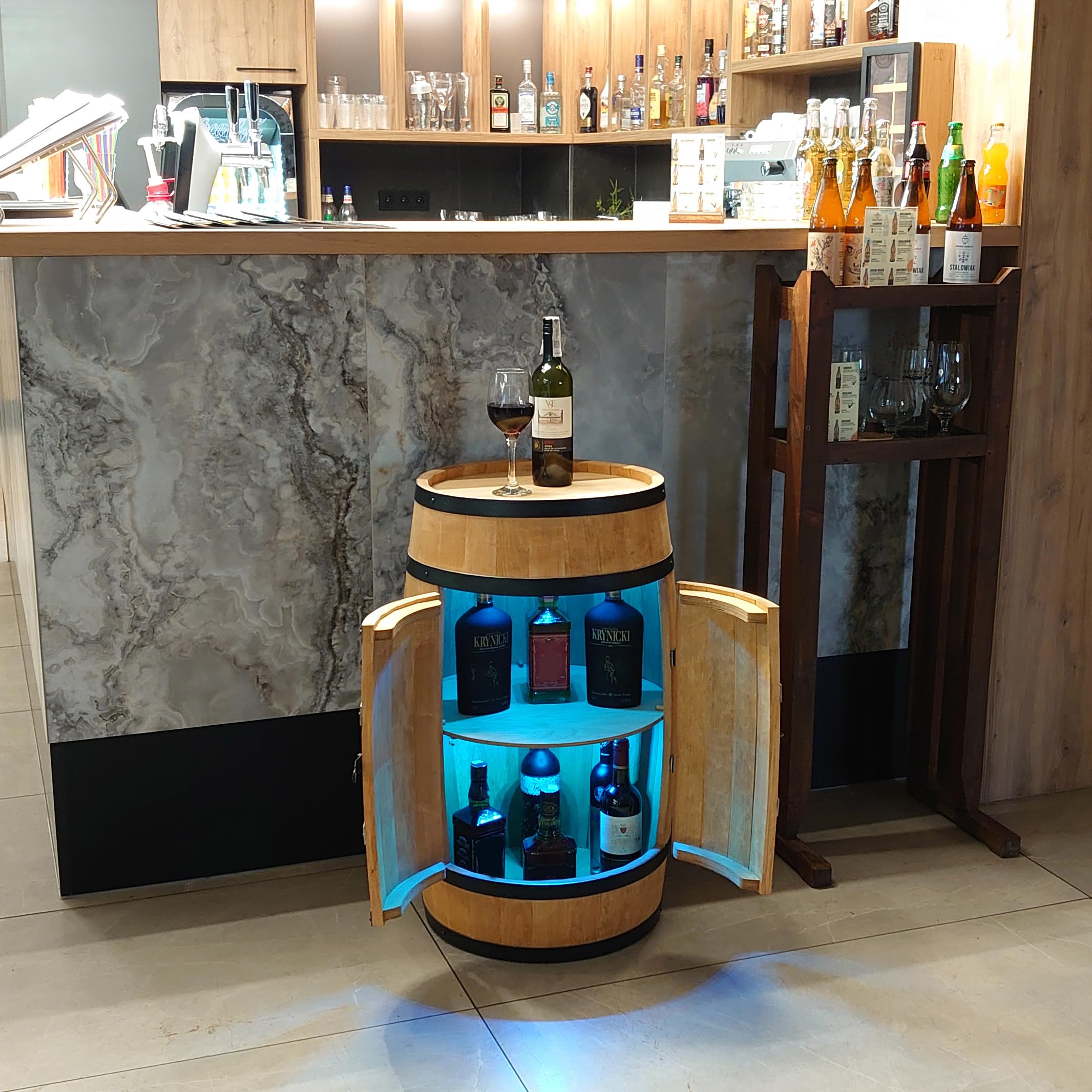CREATIVE COOPER Weinregal Holz mit Tür mit LED RGB - Alkoholschrank Flaschenregal Holz - Holzfass - Fassmöbel - Weinständer - Weinfass - Weinbar - Fass bar mit Tür - minibar 80 cm High (Eiche)
