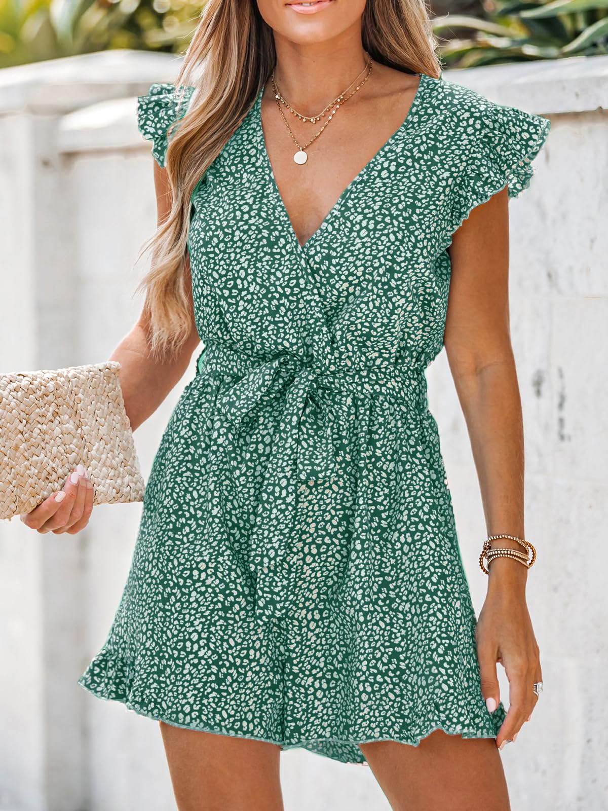 CUPSHE Damen Jumpsuit V-Ausschnitt Rüschen Strampler Leopard Flügelärmel Weites Bein Overall mit Gürtel Kurz Lose Hosenanzug