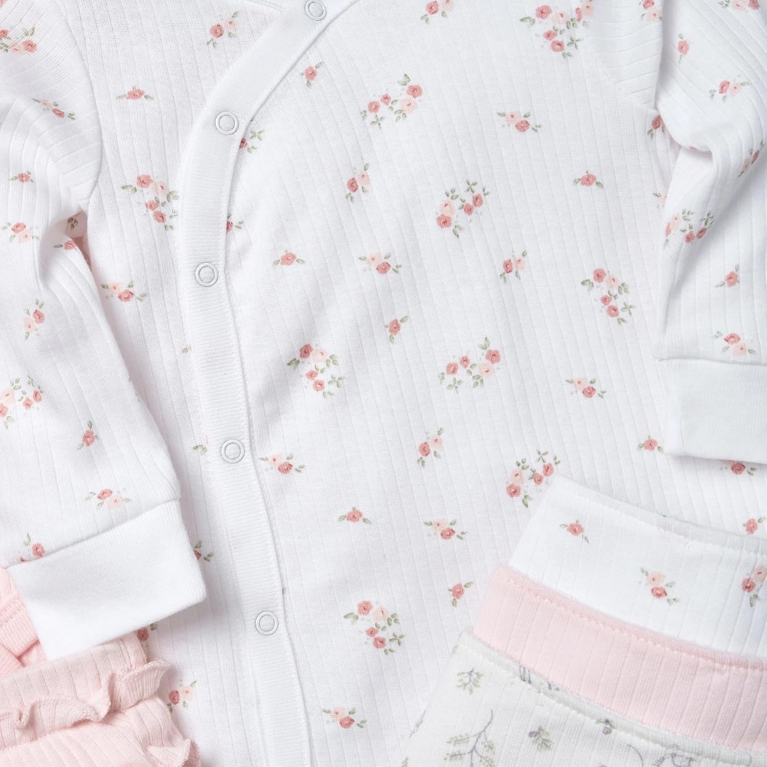 Gerber unisex-baby 9-piece Baby Gift Set for Newborn Boys & Girls – Premium Cotton Baby Essentials Layette Set - Image 6