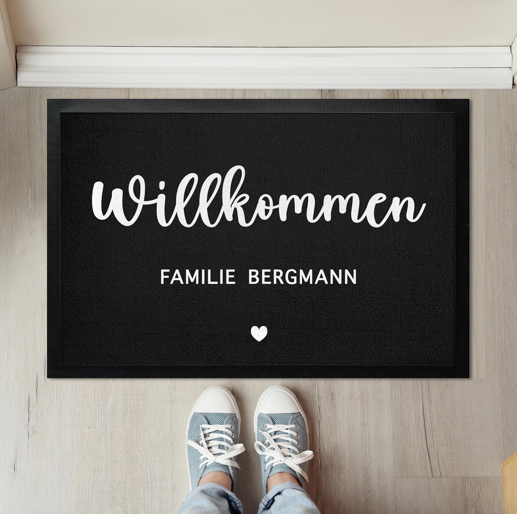 Willkommen Fußmatte Personalisiert Familie Name bis 120cm | Türmatte personalisiert schwarz als Geschenk zum Einzug, Hochzeit, Verlobung, Geburtstag mit Wunschtext (80x60cm)