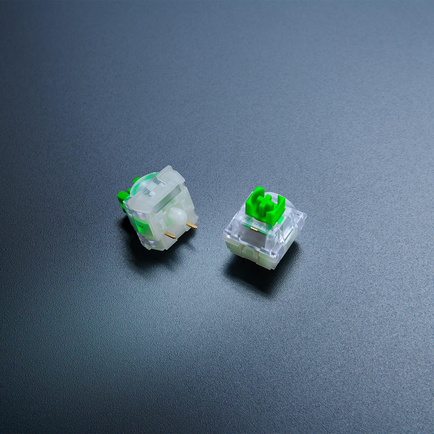 Razer Pack de Switches Mécaniques - Switches Verts Clicky (3e Gén, Logement de switch transparent avec lentille LED, Jusqu'à 100 millions de frappes, Connecteurs à 3 broches polyvalents)