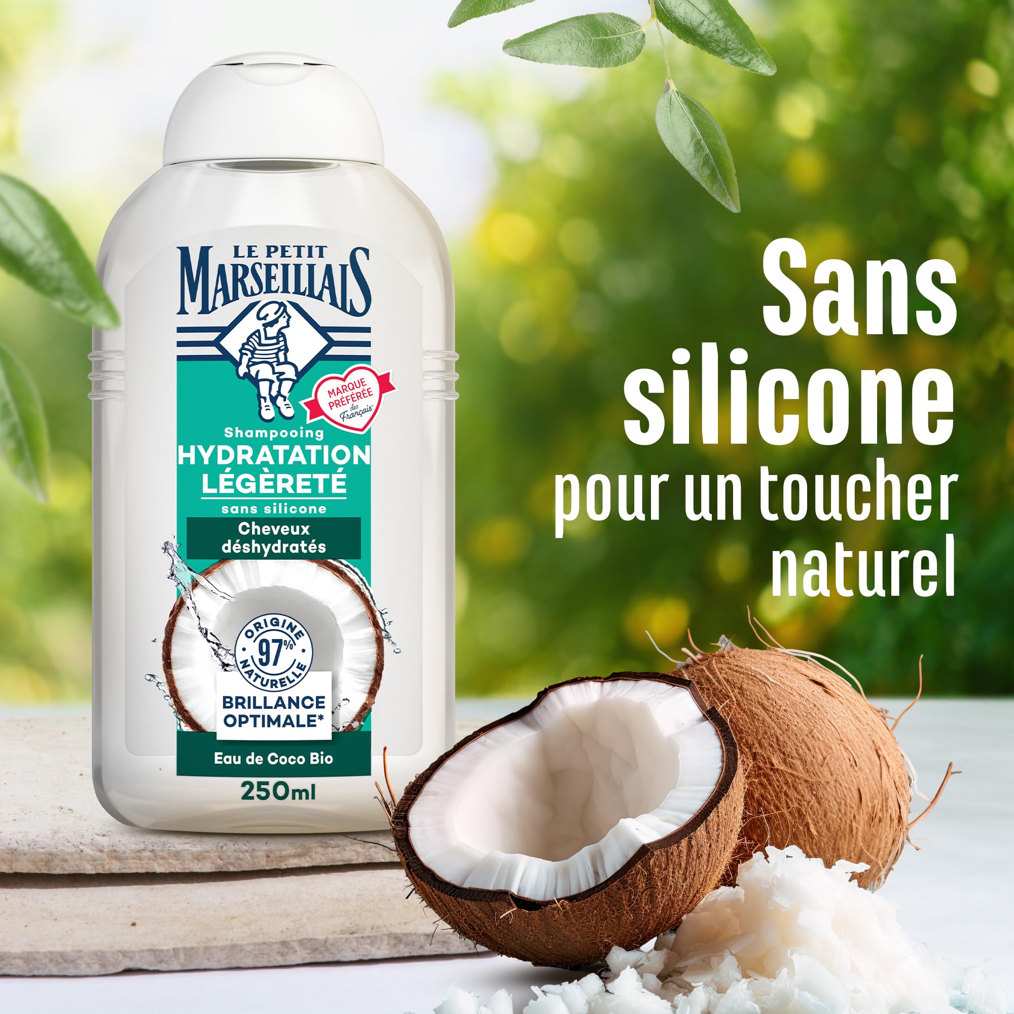 Le Petit Marseillais – Shampooing Hydratation Légèreté Eau de Coco Bio (flacon de 250 ml) – Shampoing sans silicone pour cheveux déshydratés – Soin cheveux brillance optimale 97 % d'origine naturelle