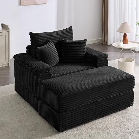 Lavish Reading Chaise for Cozy Retreats