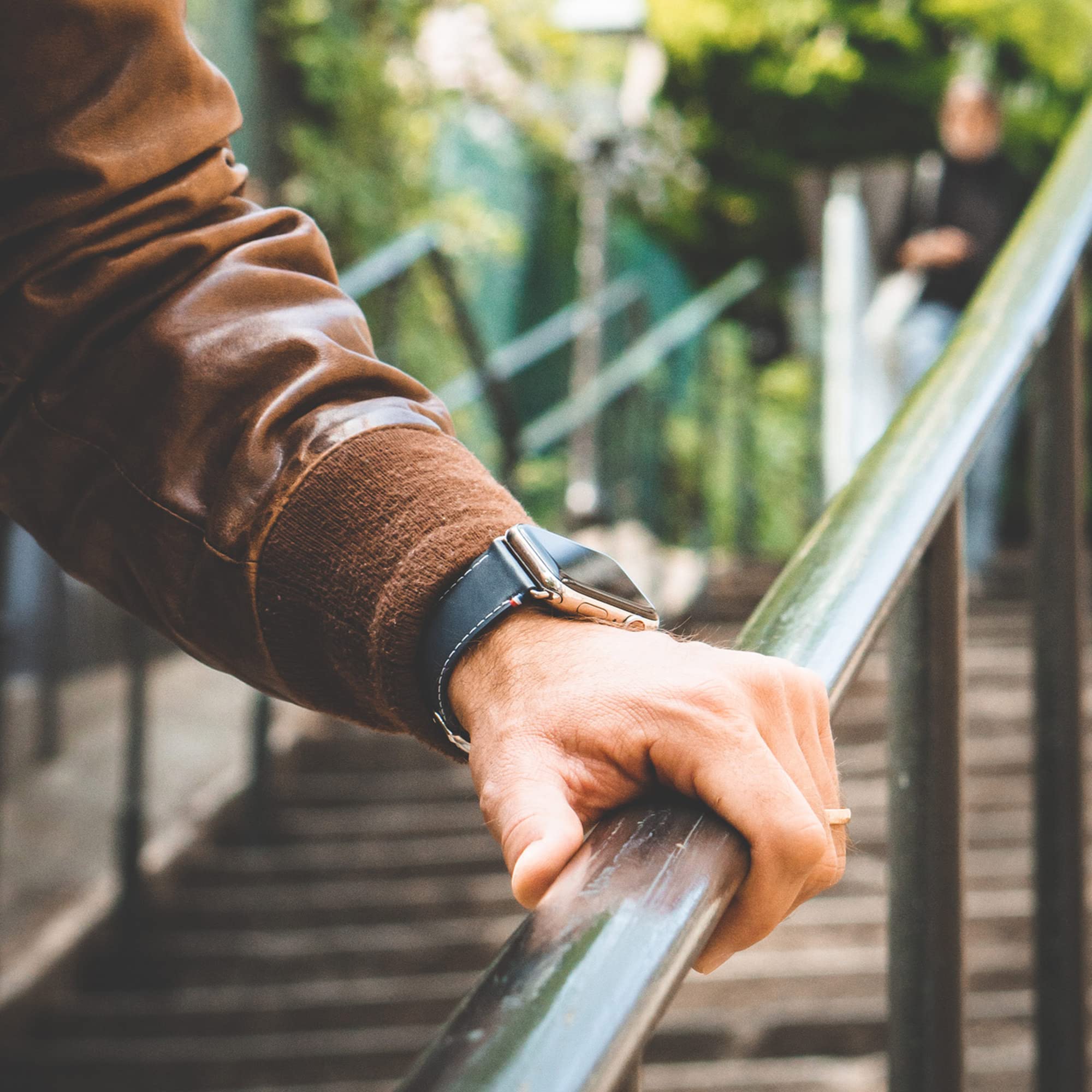 Eternel – Simple tour Armband ikonisch – Kompatibel mit allen Apple Watch Modellen – Alle Größen – Handgefertigt in Frankreich – Pflanzlich gegerbtes Leder