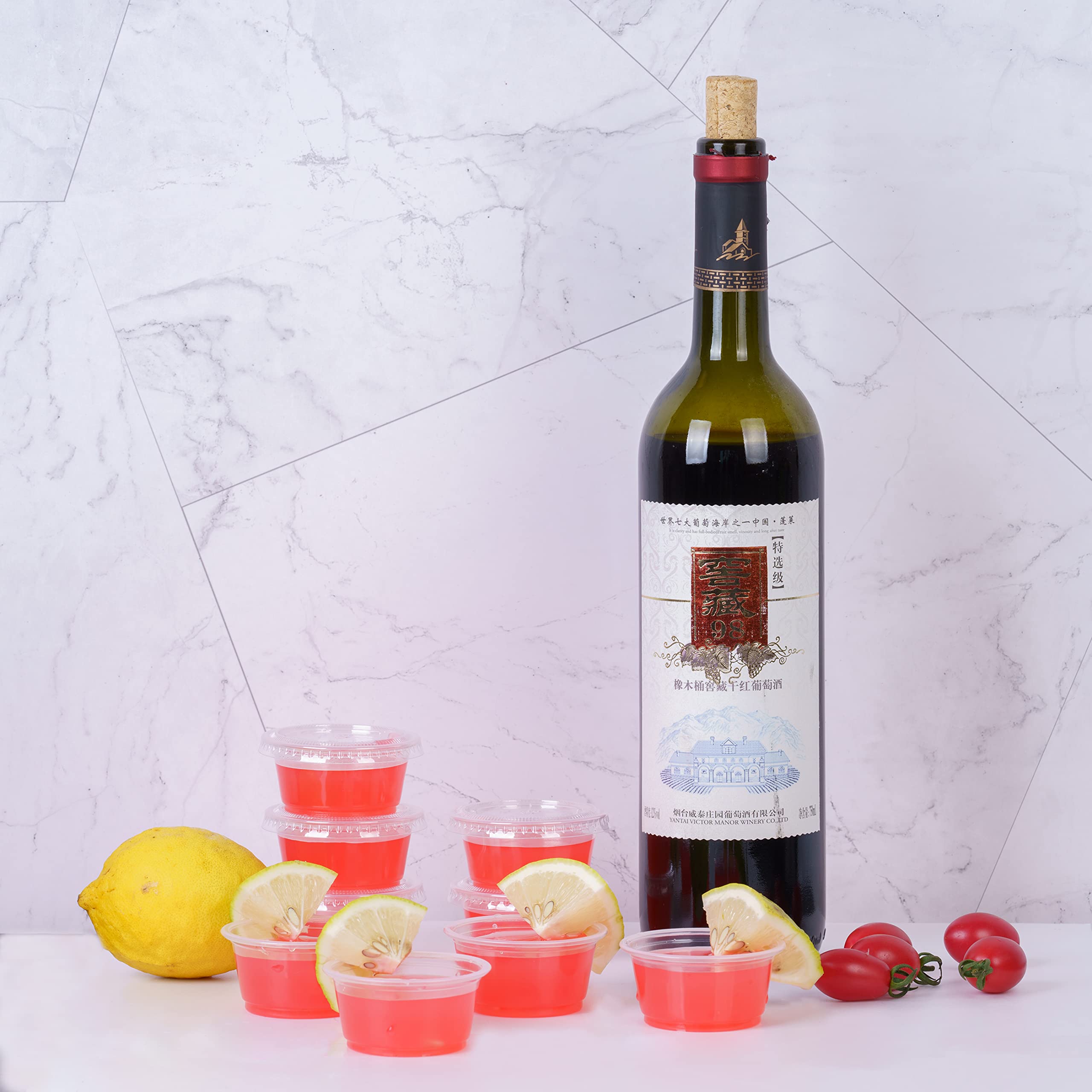 [500 juegos de 2 onzas] Vasos desechables de plástico para soufflé/porciones con tapas a granel, perfectos para vasos de chupito, condimentos, coberturas, aderezos, muestras