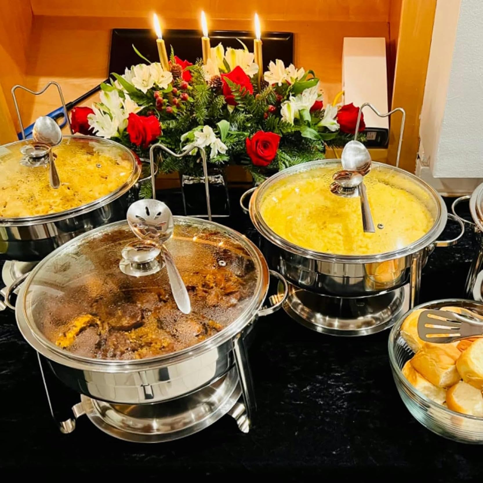 Chafing Dish Buffet Set The Heater with Round 4.5 Litre Water Container and a Covered Food Container is Durable and Easy to Clean for Food/Parties/Weddings/Banquets, Gold + Metal