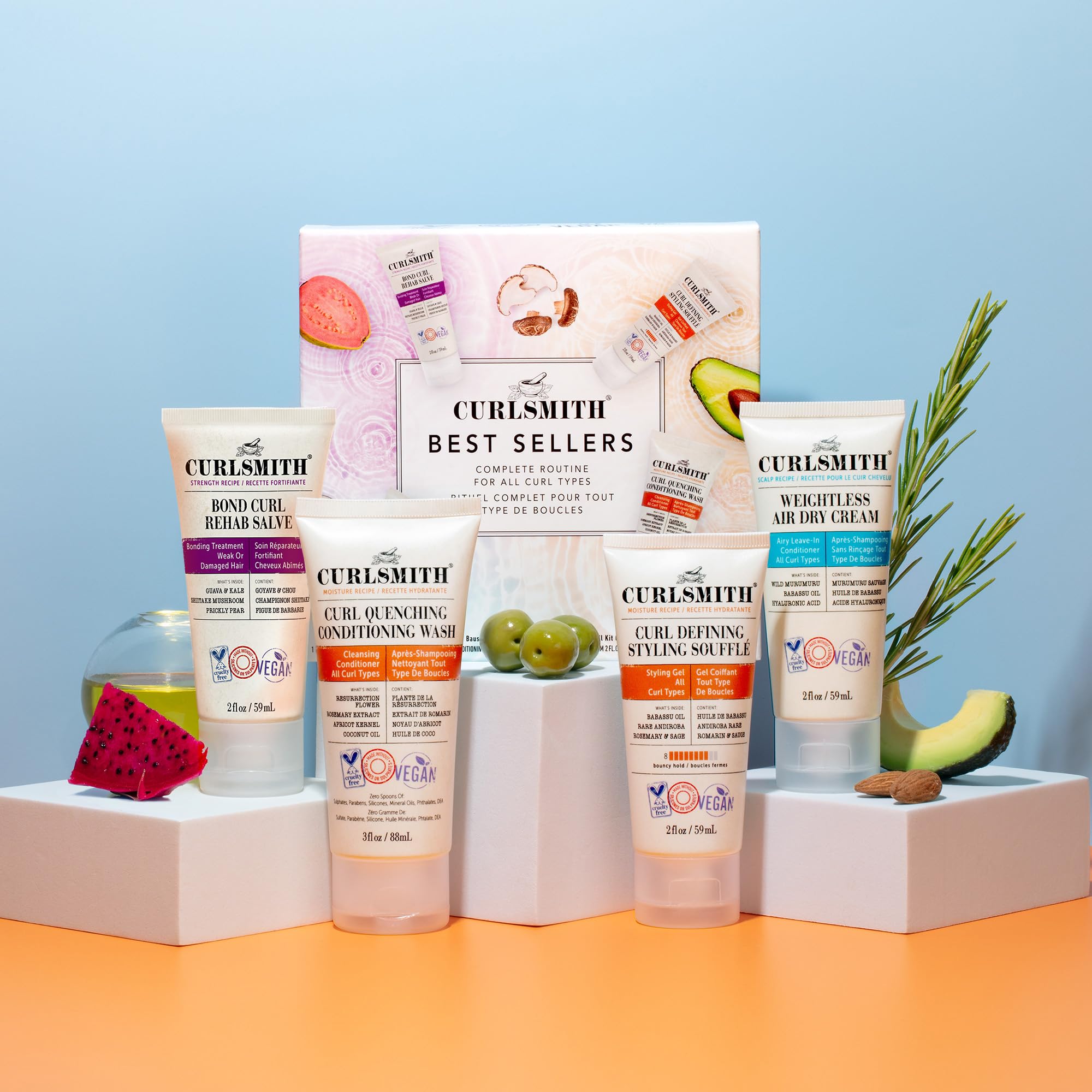 Curlsmith Reisegrößen-Set für alle Lockentypen Enthält Kraft, Feuchtigkeit und Kopfhautrezepte | Vor-Shampoo-Behandlung, Shampoo & Conditioner, Leave-In Conditioner und Styling-Soufflé.