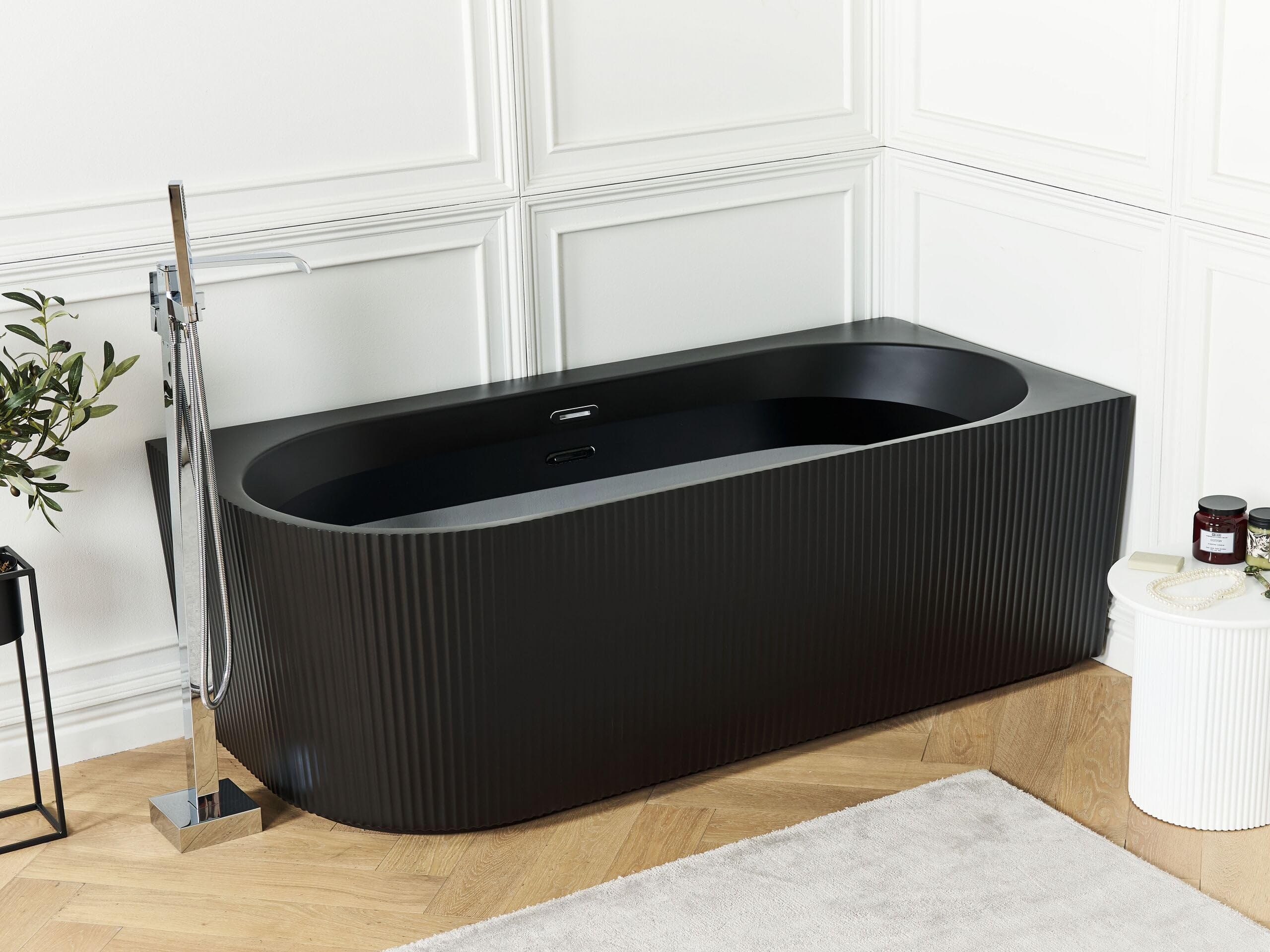 Bañera esquinera de acrílico negro izquierda 161 cm x 80 cm acabado estriado rectangular Gocta