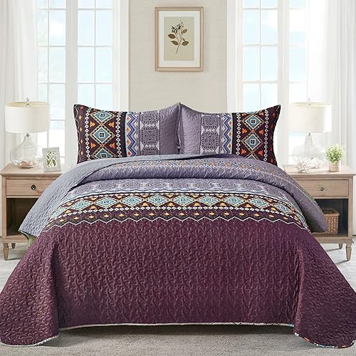 WONGS BEDDING Juego de edredón bohemio tamaño King, juego de colcha de 3 piezas con estampado geométrico bohemio morado para todas las estaciones,