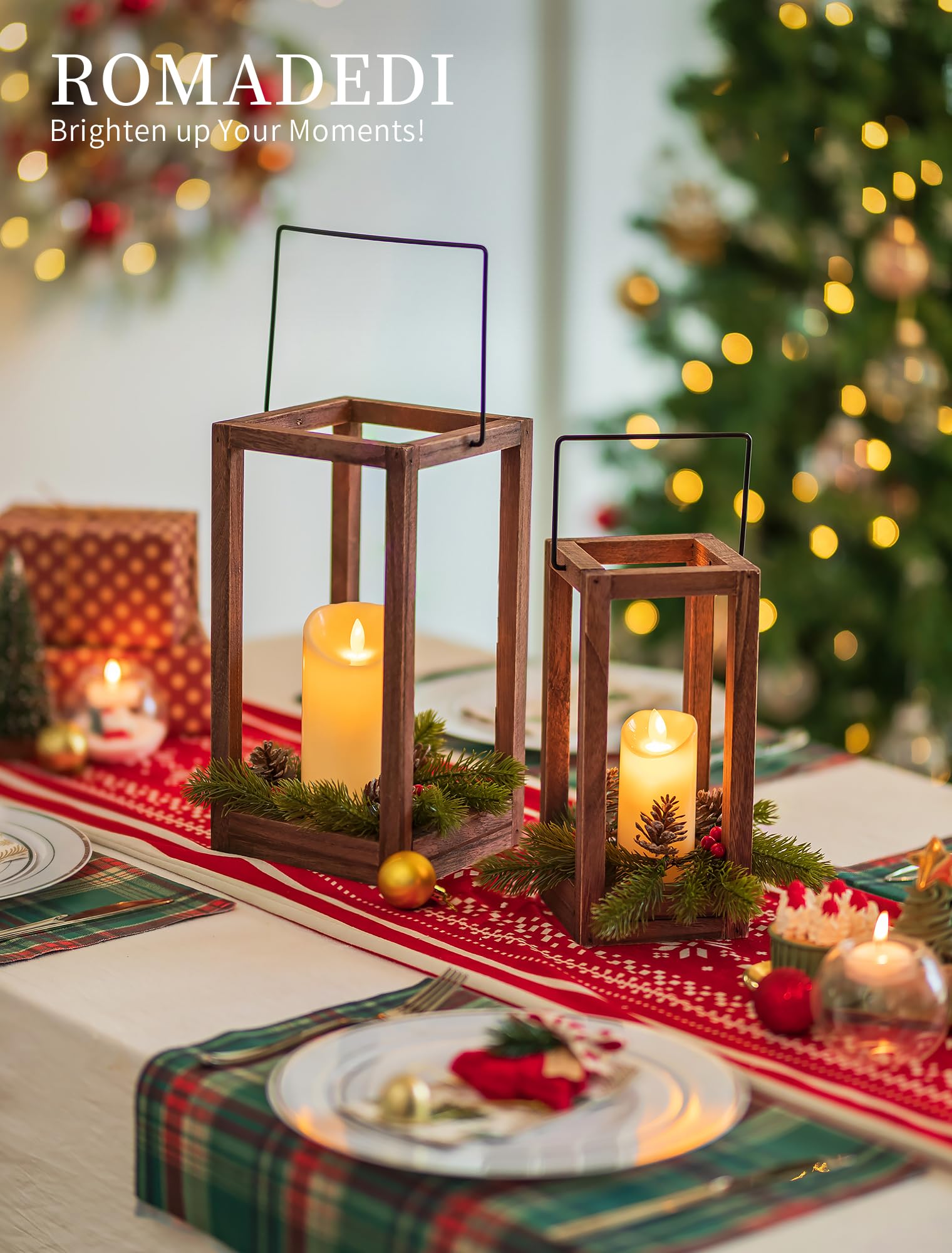 Romadedi Lot de 2 lanternes de Noël décoratives en bois avec couronne de Noël et bougies LED pour centres de table, cheminée, cheminée rustique, décoration d'intérieur, cadeau