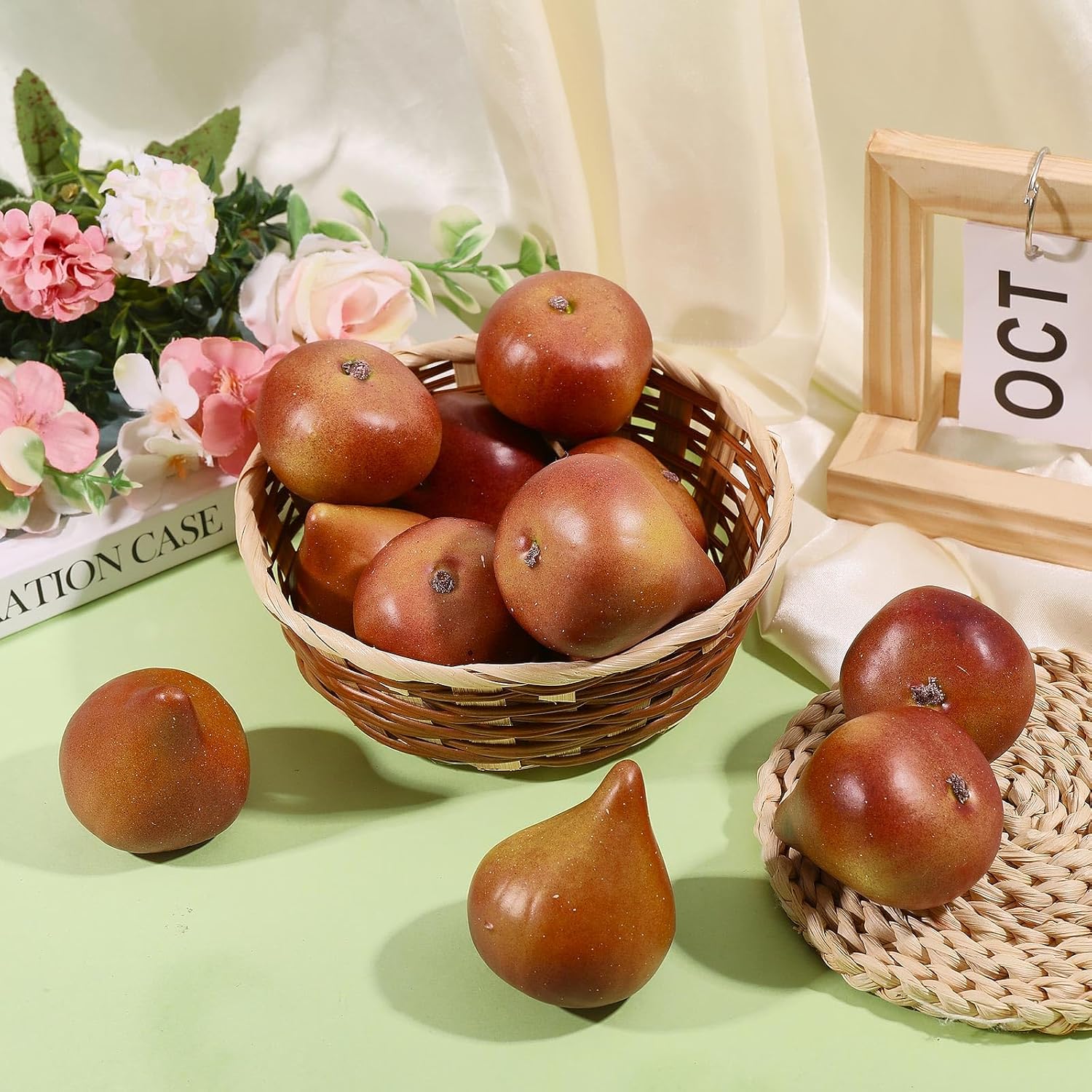 FREEBLOSS 12 Pcs Faux Figs 2.2 x 2.6 Artificial Figs Bulk with 6.7 x 2.4 Bamboo Basket Realistic Fruit for Display Photography Props Home Decor