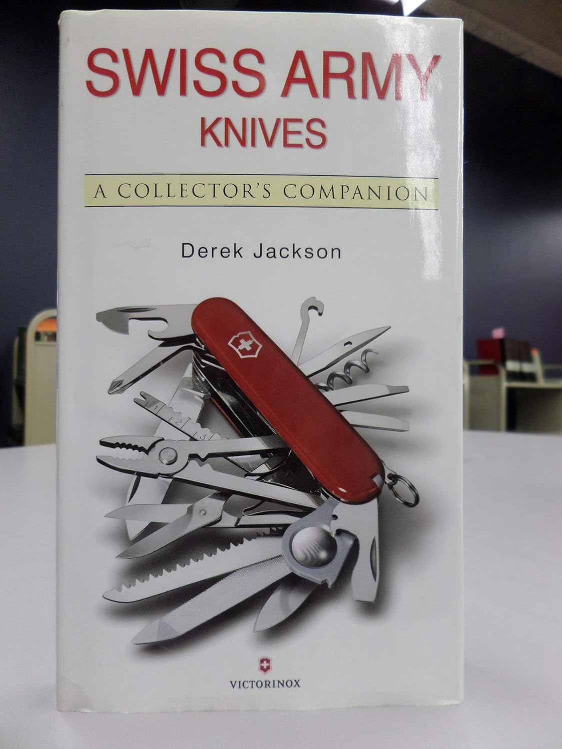 Amazon Swiss Army Knives A Collector's Companion Jackson, Derek