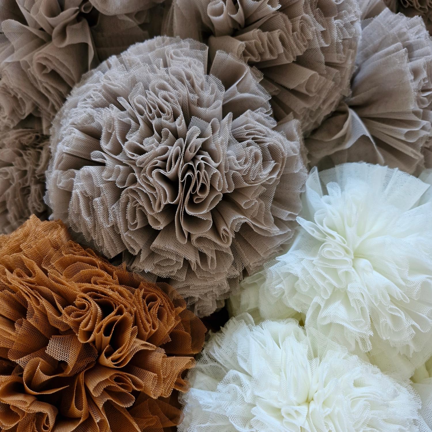 KOELL Baldachin für Kinderzimmer – Tüll Baldachin mit Pompons, Handgenäht, Bettdekoration, Oeko-Tex Material, Altrosa