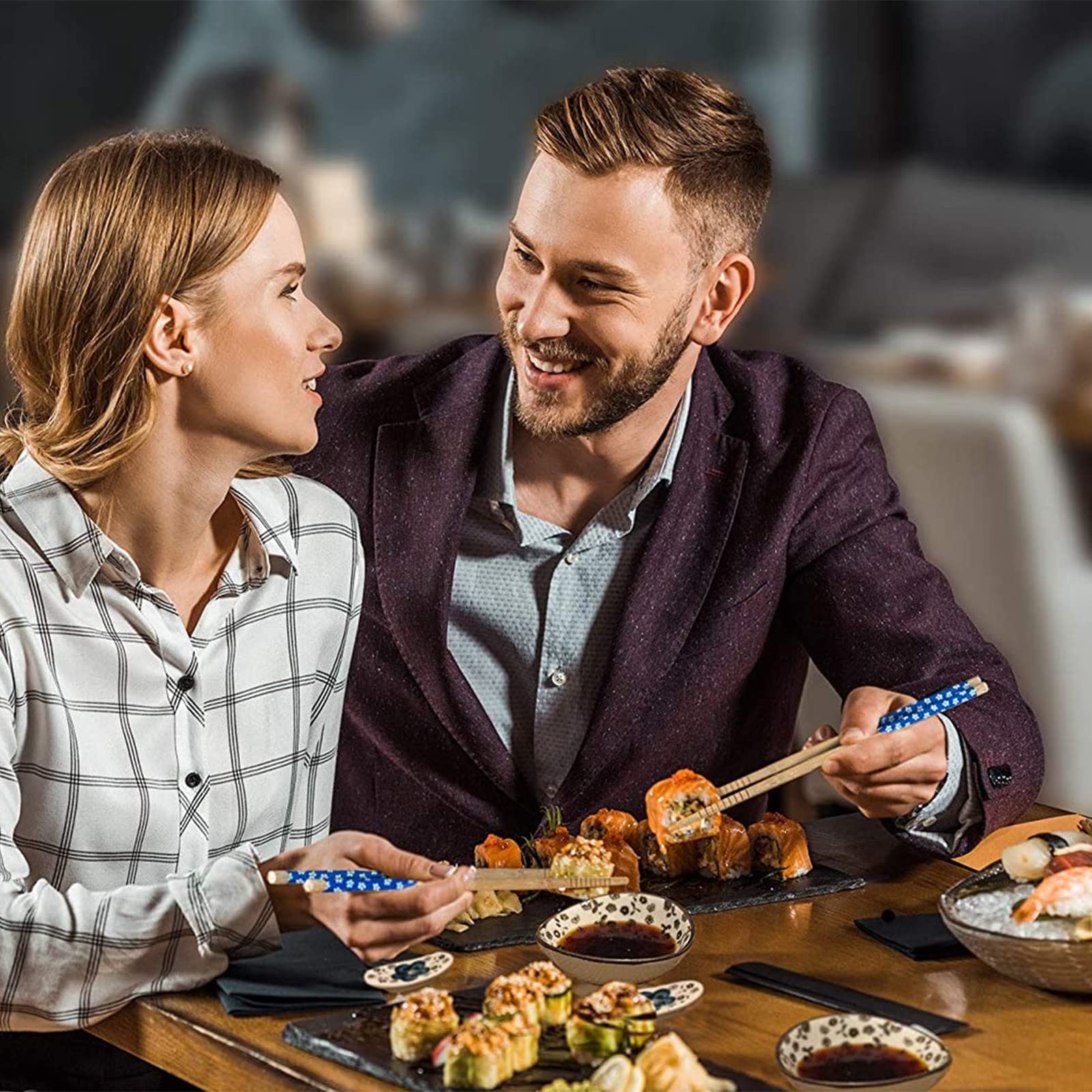 set per servire il sushi, in stile giapponese, per 2 persone